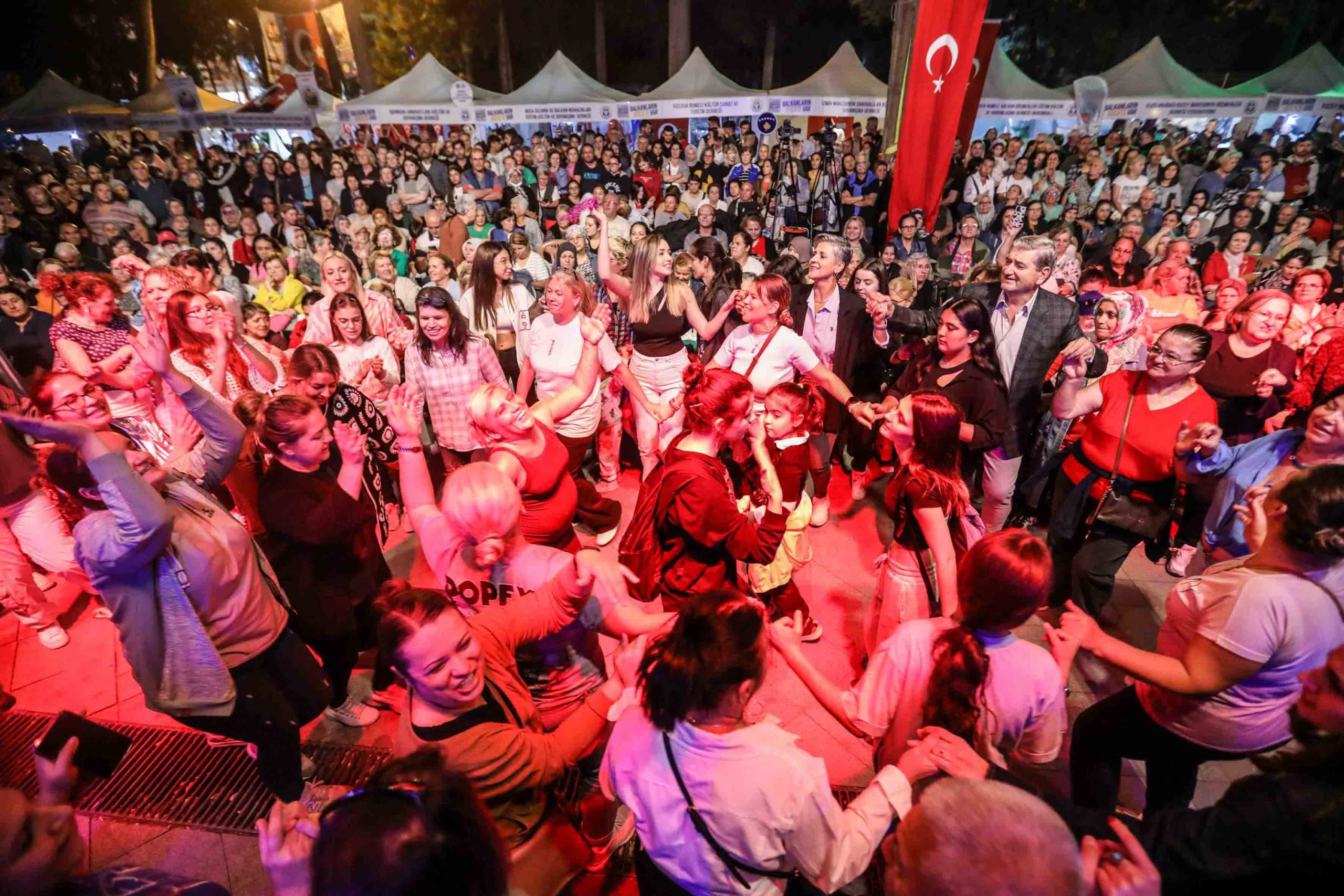 Kentin en coşkulu festivaline büyük ilgi