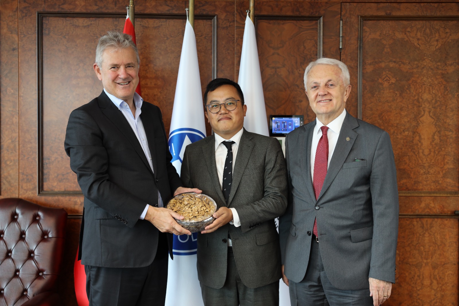 İzmir Ticaret Odası’na yabancı temsilci akını