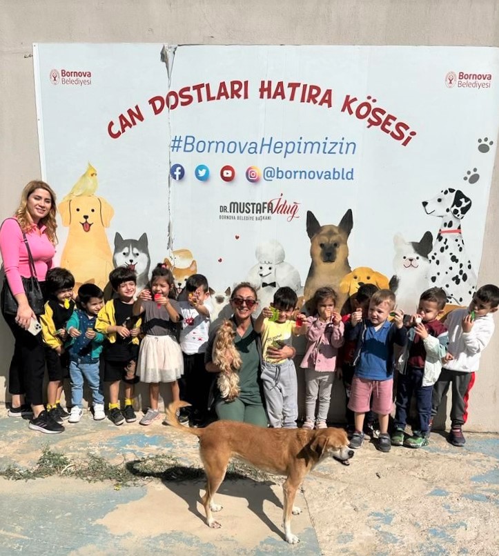 Bornova’da minik dostlar can dostlarıyla buluştu