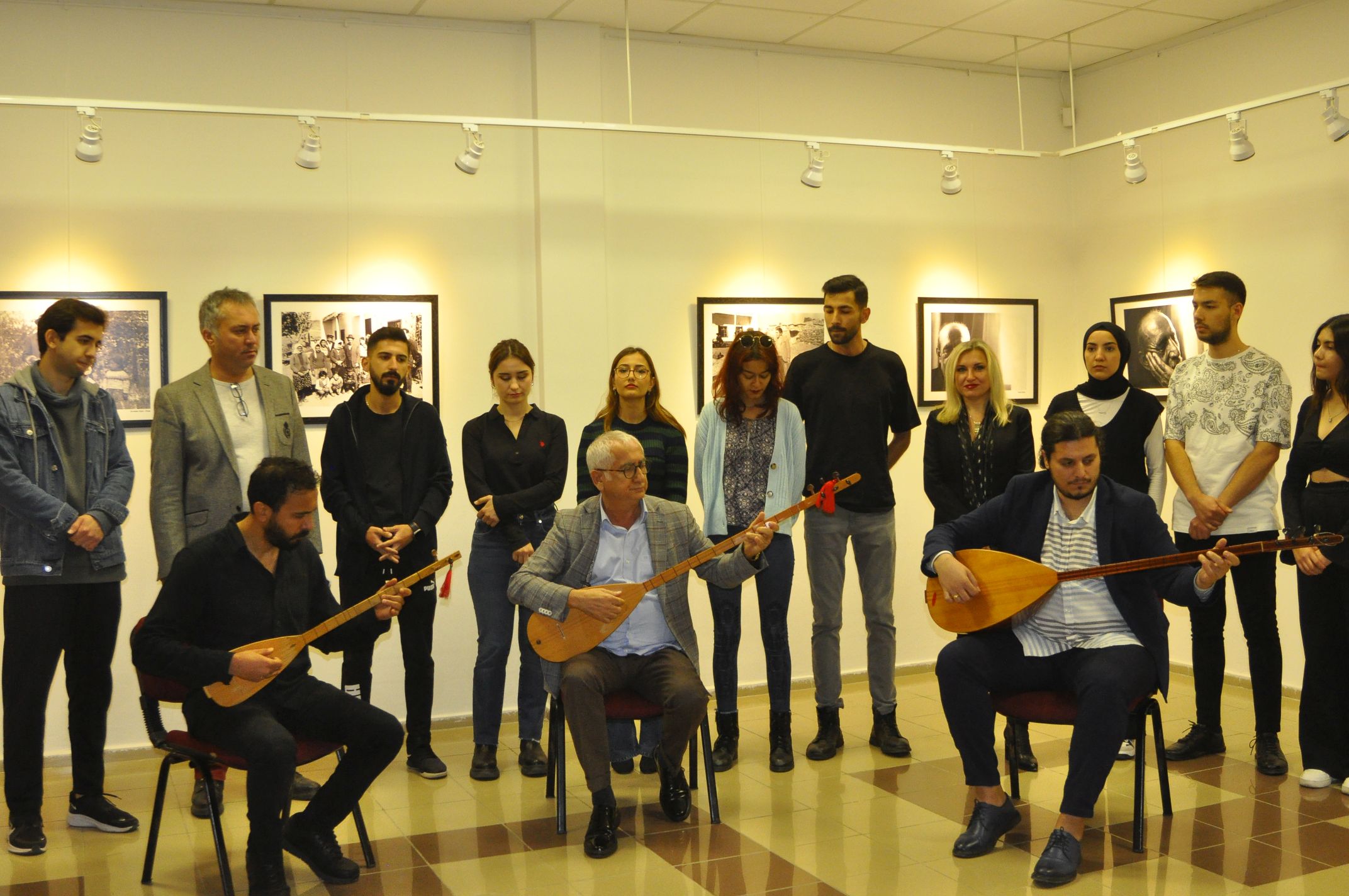 EÜ’de “Arşivlerde Âşık Veysel’i Aramak’’ adlı müzikli konferans düzenlendi