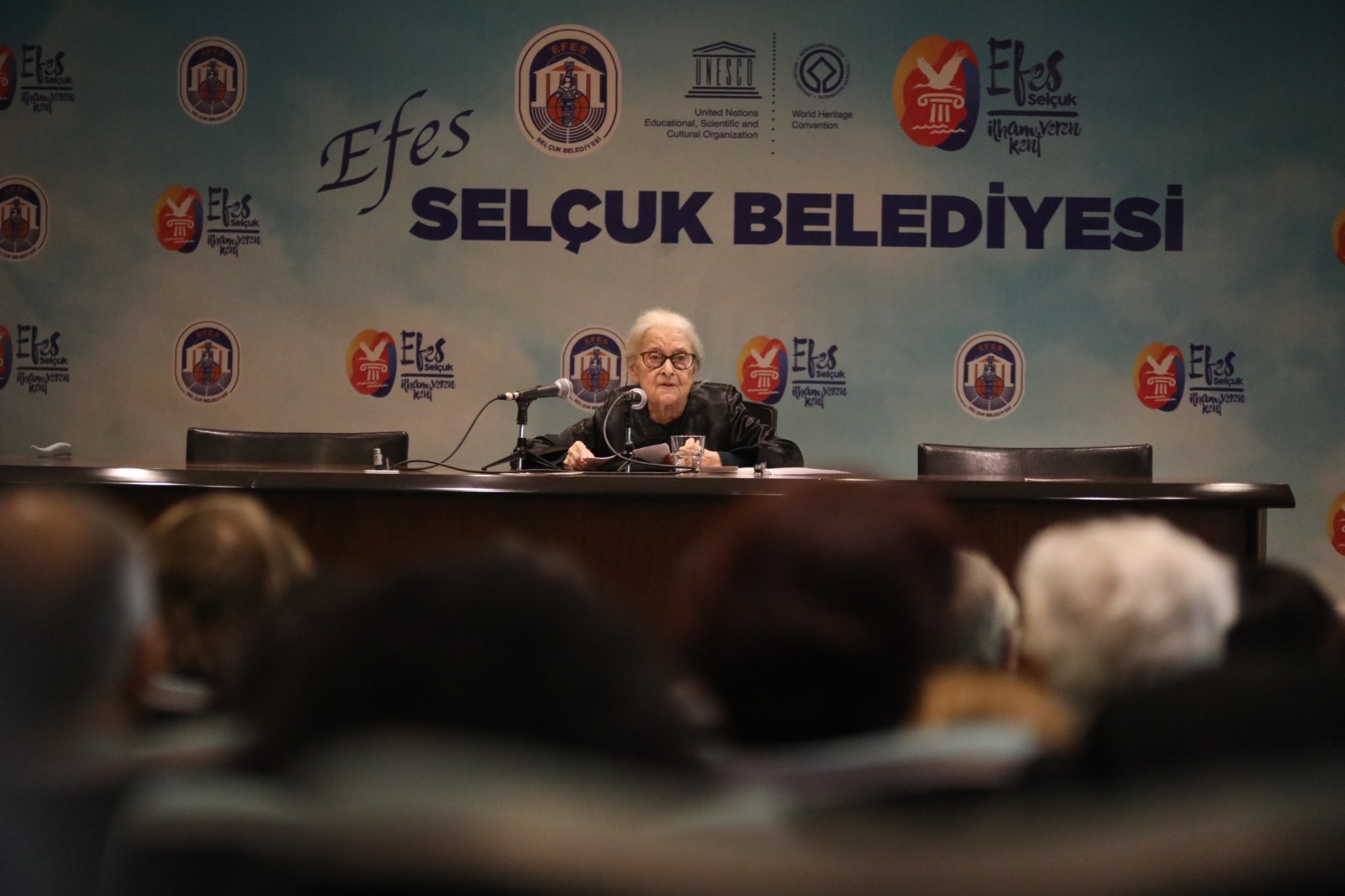 Herakleitos’un bilgelik ateşi bir kez daha Efes Selçuk’ta yanacak