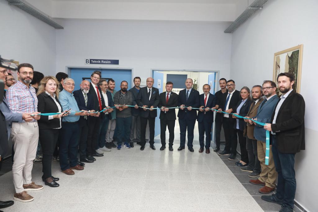 DEÜ’nün akış dinamiği ve benzetim laboratuvarı açıldı