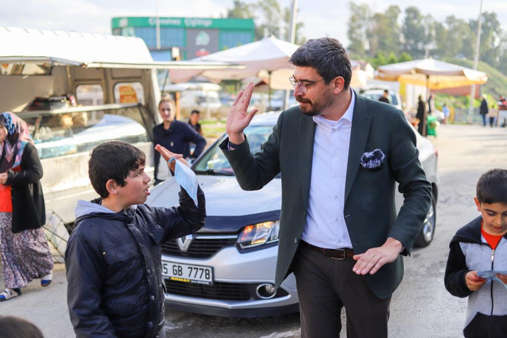CHP Gaziemir Belediye Başkan Aday Adayı Sadık Dinler’ e vatandaşlardan yoğun ilgi