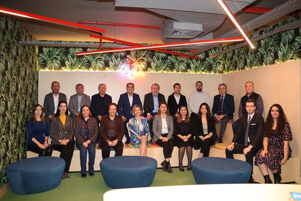 Ege İhracatçı Birlikleri kadın ve genç girişimcilere mentor oluyor