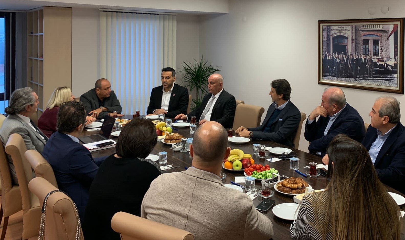 CHP’li Yıldız İZSİAD’a konuk oldu