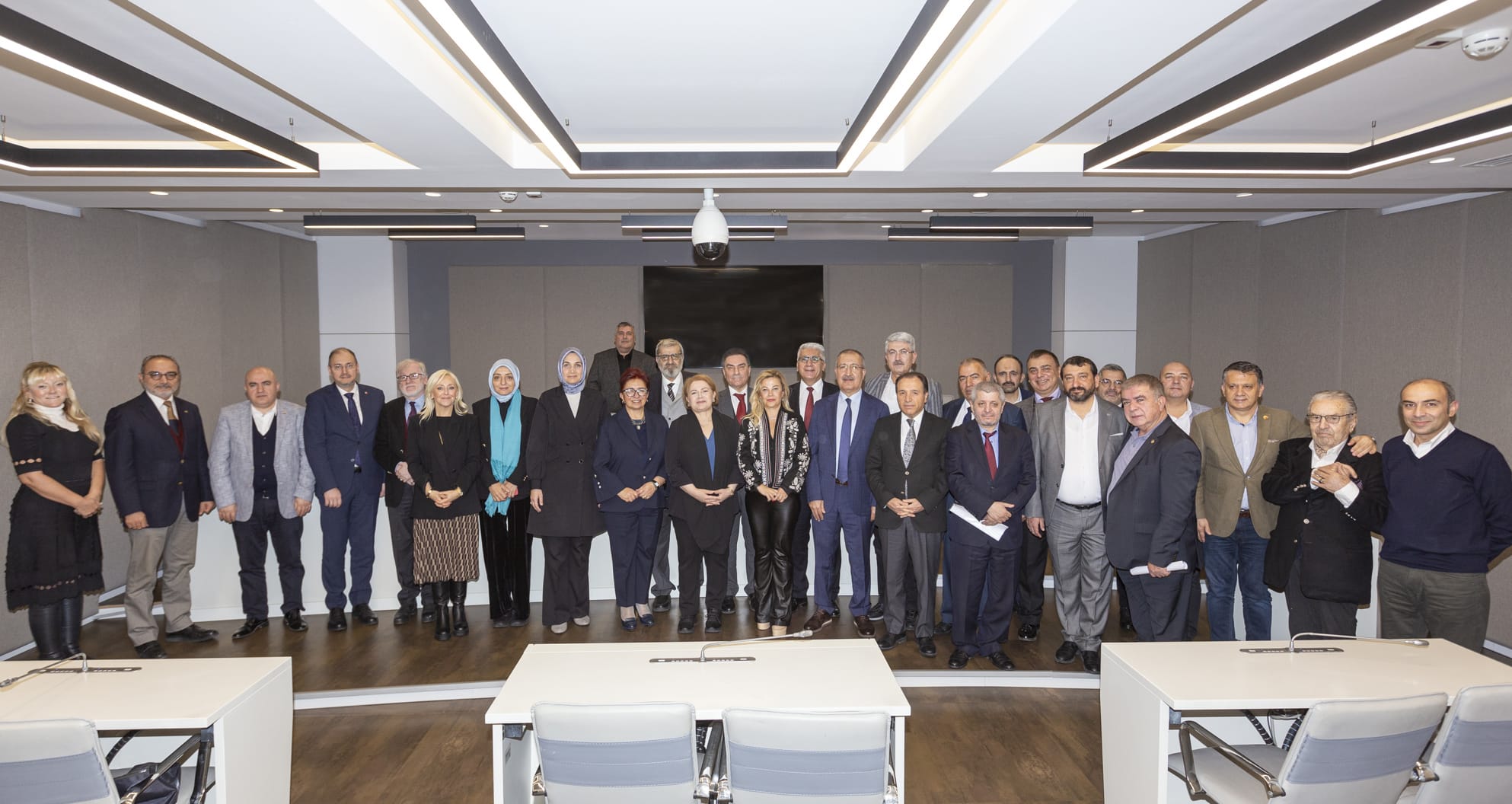 Yerel gazeteleri birlikte yaşatmalıyız