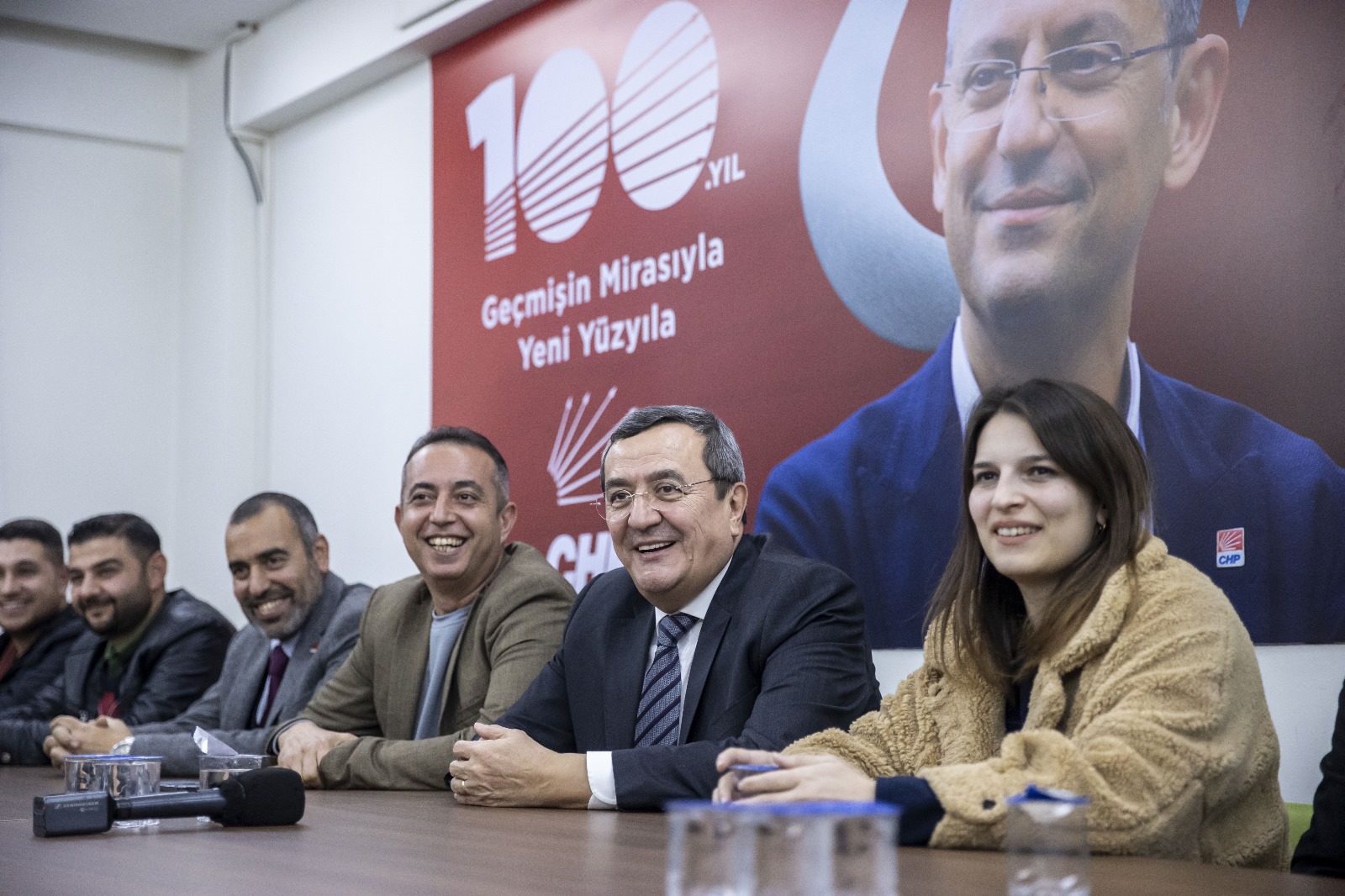 Başkan Batur, CHP ilçe örgütleriyle kucaklaştı