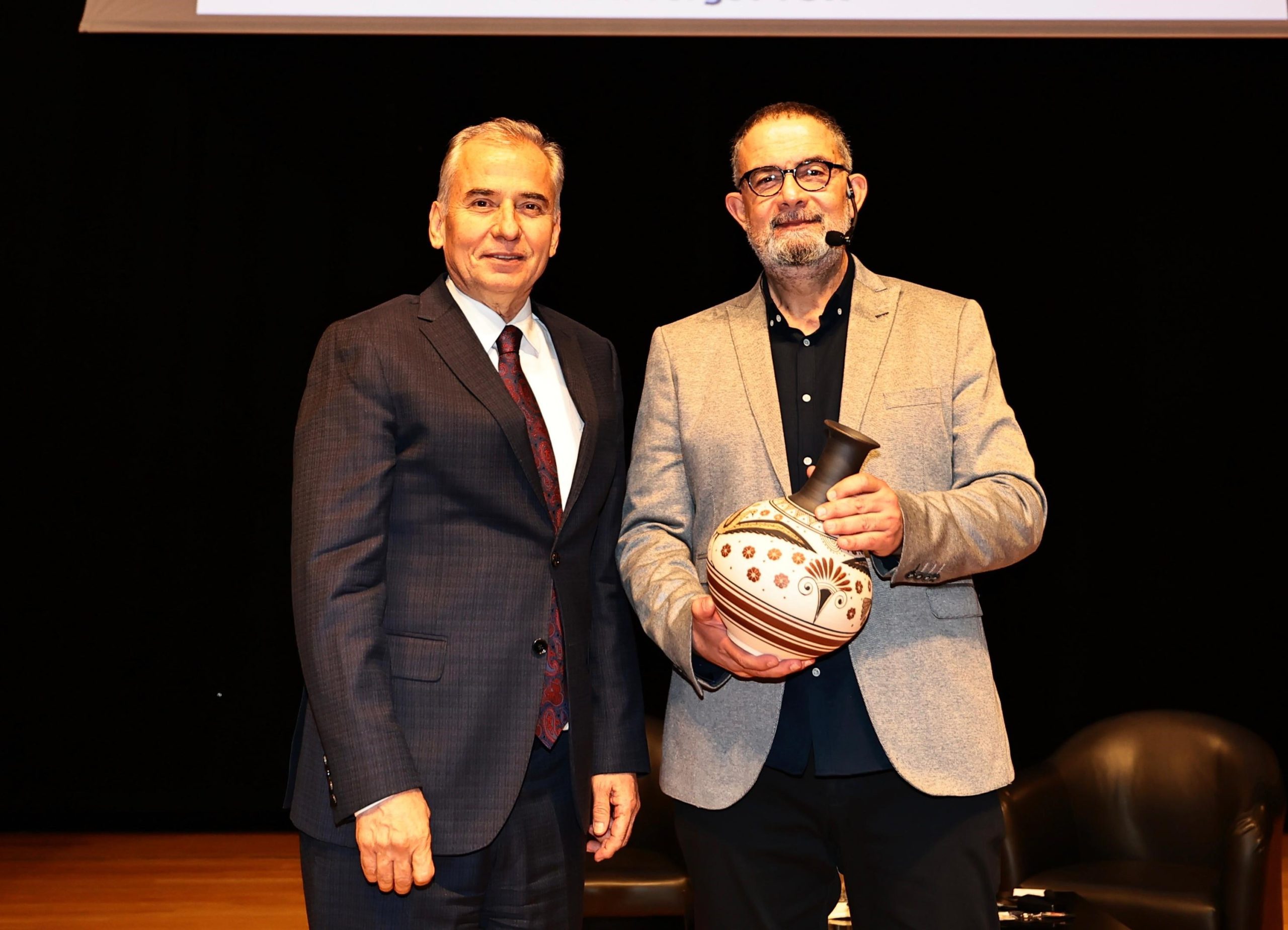 Sevilen şair İbrahim Sadri, Üstad Ersoy’un eserlerini seslendirdi