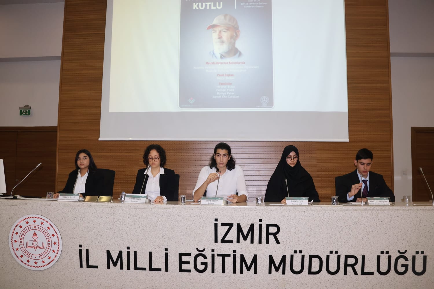 Anadolu Mektebi yazar okumaları öğrenci il paneli yapıldı