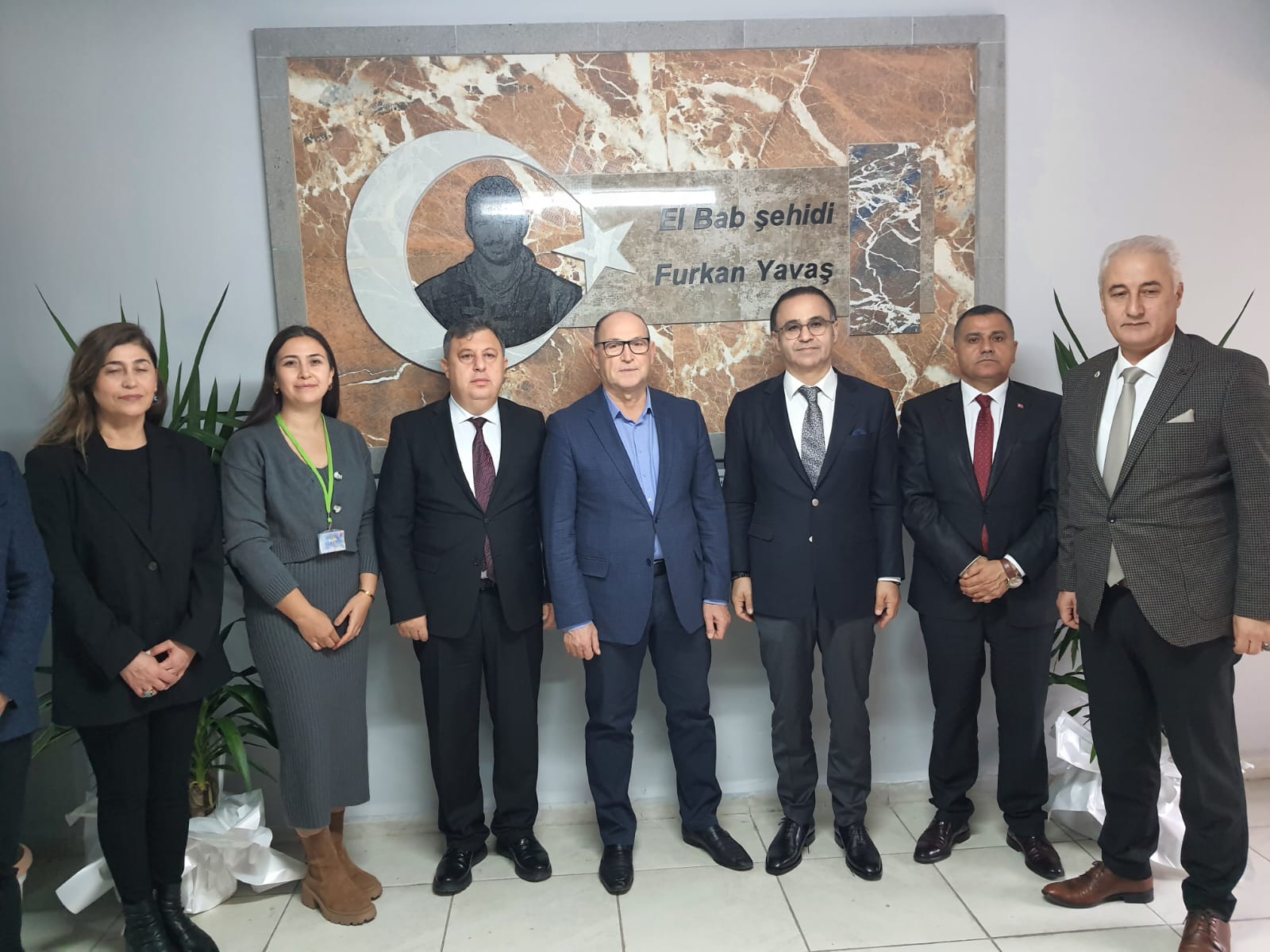 İzmir il milli eğitim müdürü Dr. Ömer Yahşi ortak sınav heyecanına ortak oldu