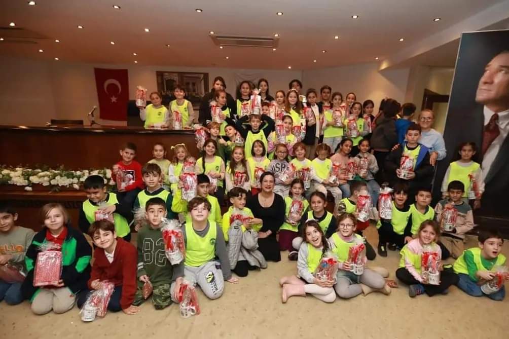 Efes Selçuk çocuk meclisi can dostlarını unutmadı