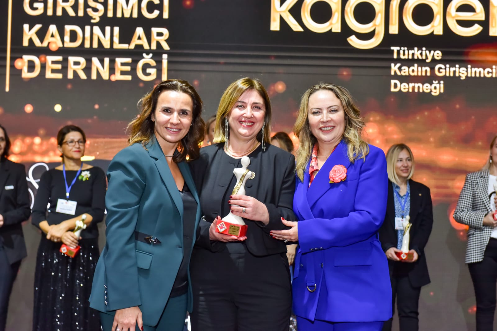 İZİKAD Uluslararası platformlarda İzmir’i temsil ediyor