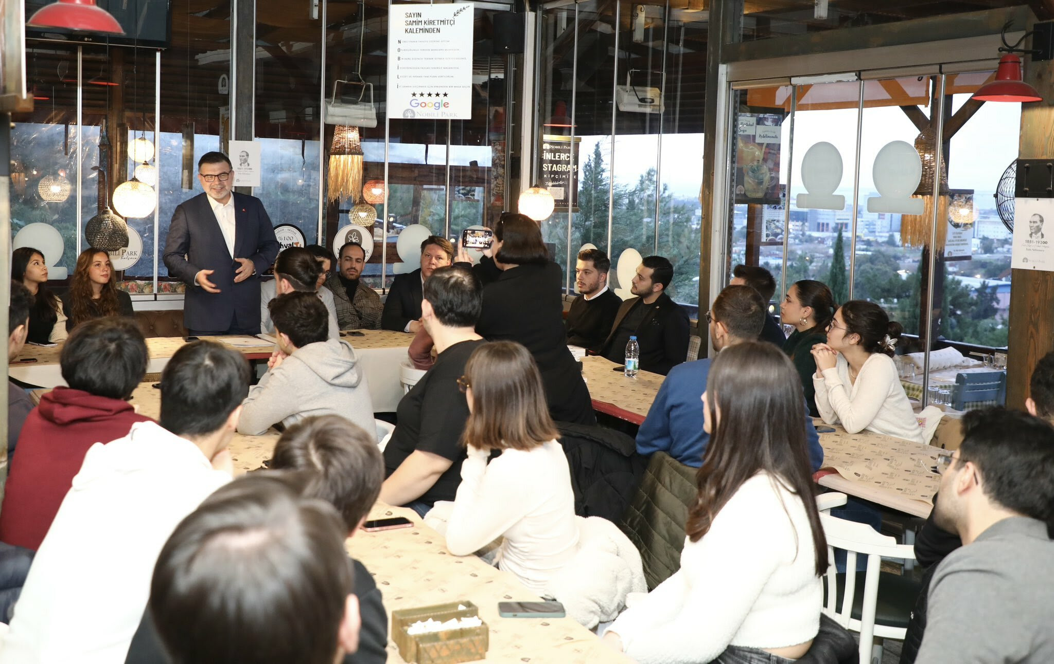 Üniversiteli gençler sordu, başkan yanıtladı