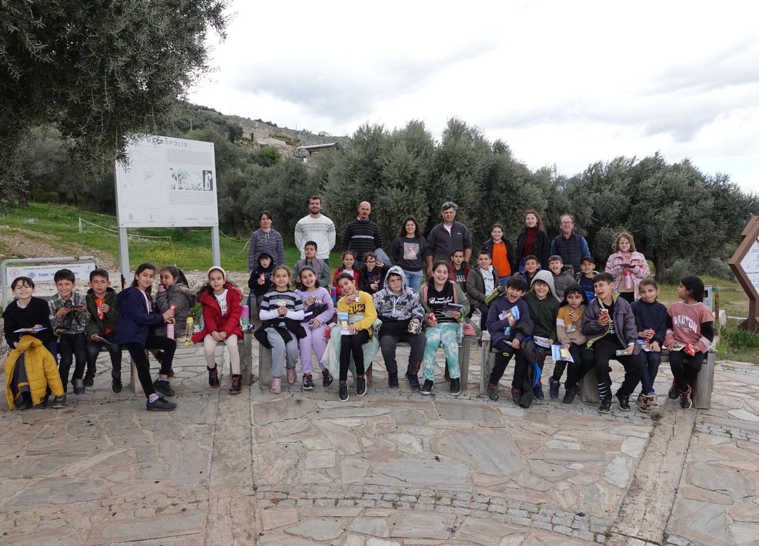 DEÜ öğrencilere Metropolis’in tarihini oyunlarla anlatıyor