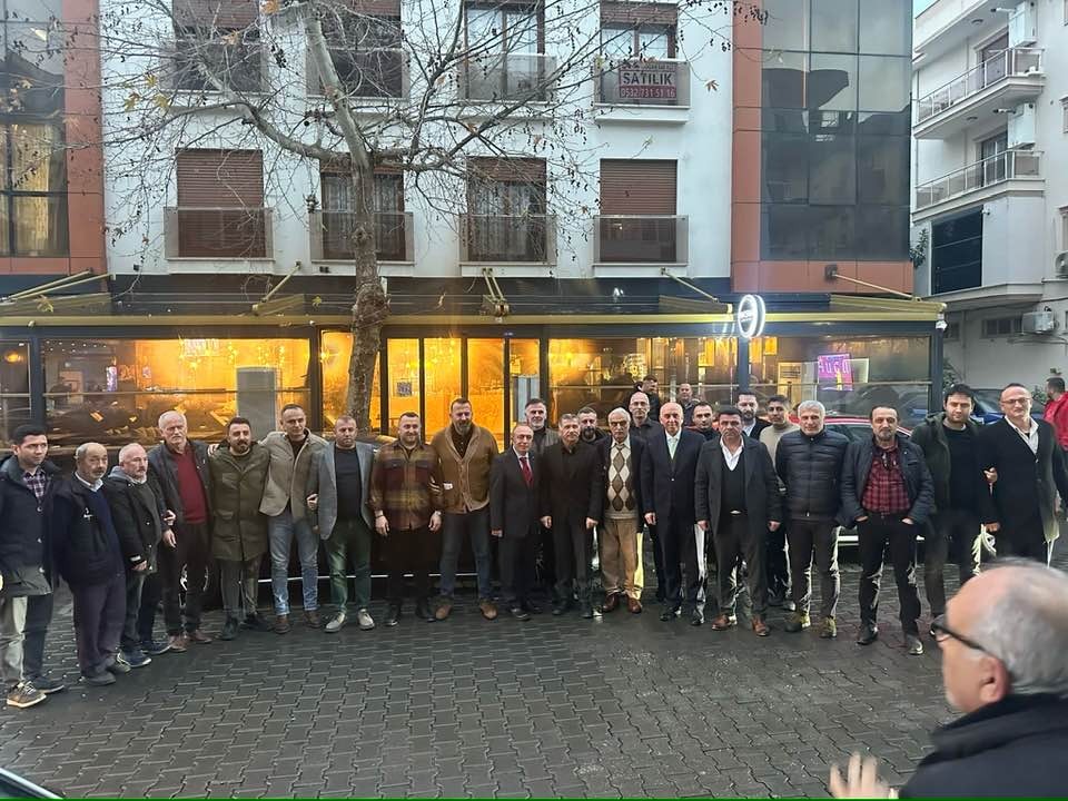 İzmir Trabzonlular Derneğin de yapılan 4. Kongre de Başkan yine İhsan Çoruhlu seçildi