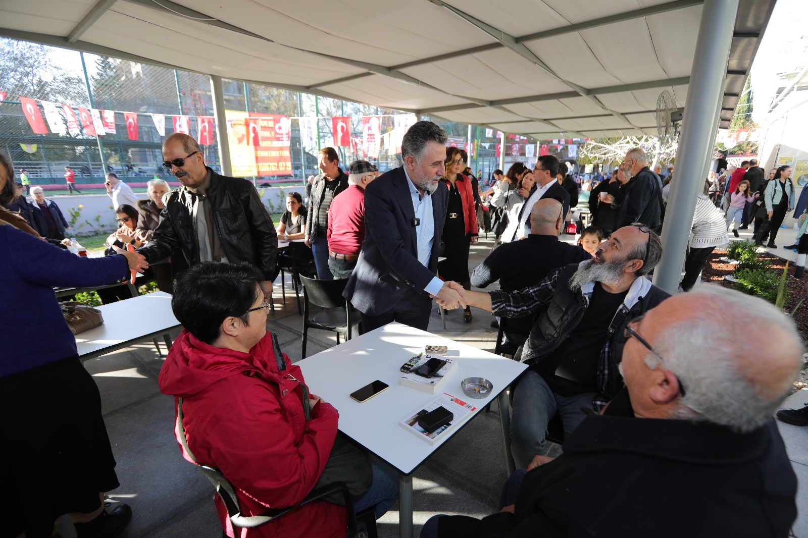 Bayraklı’nın sosyal tesislerinde yeni yılda zam yok!