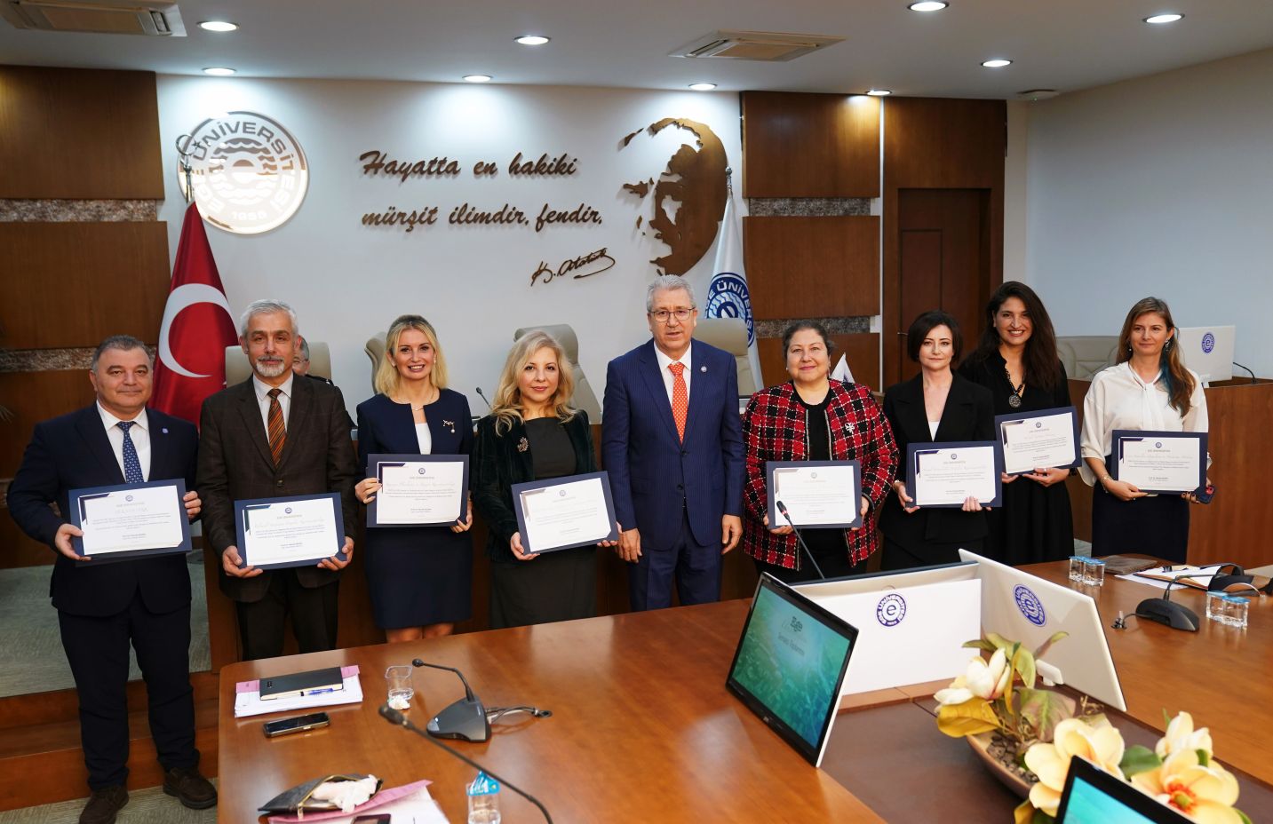 EÜ’de YÖK raporunda dereceye giren birimler ödüllendirildi