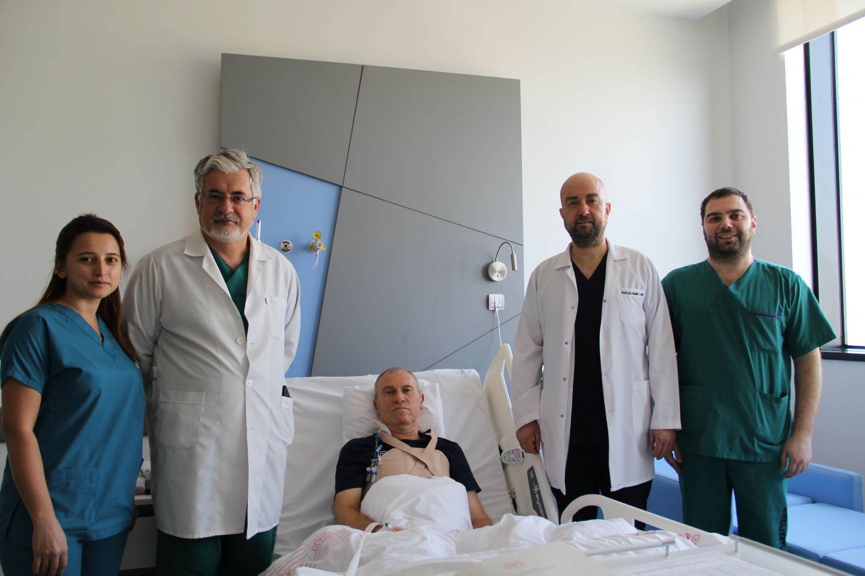 Hastanın önce kalbi durduruldu, sonra ameliyatı gerçekleştirildi