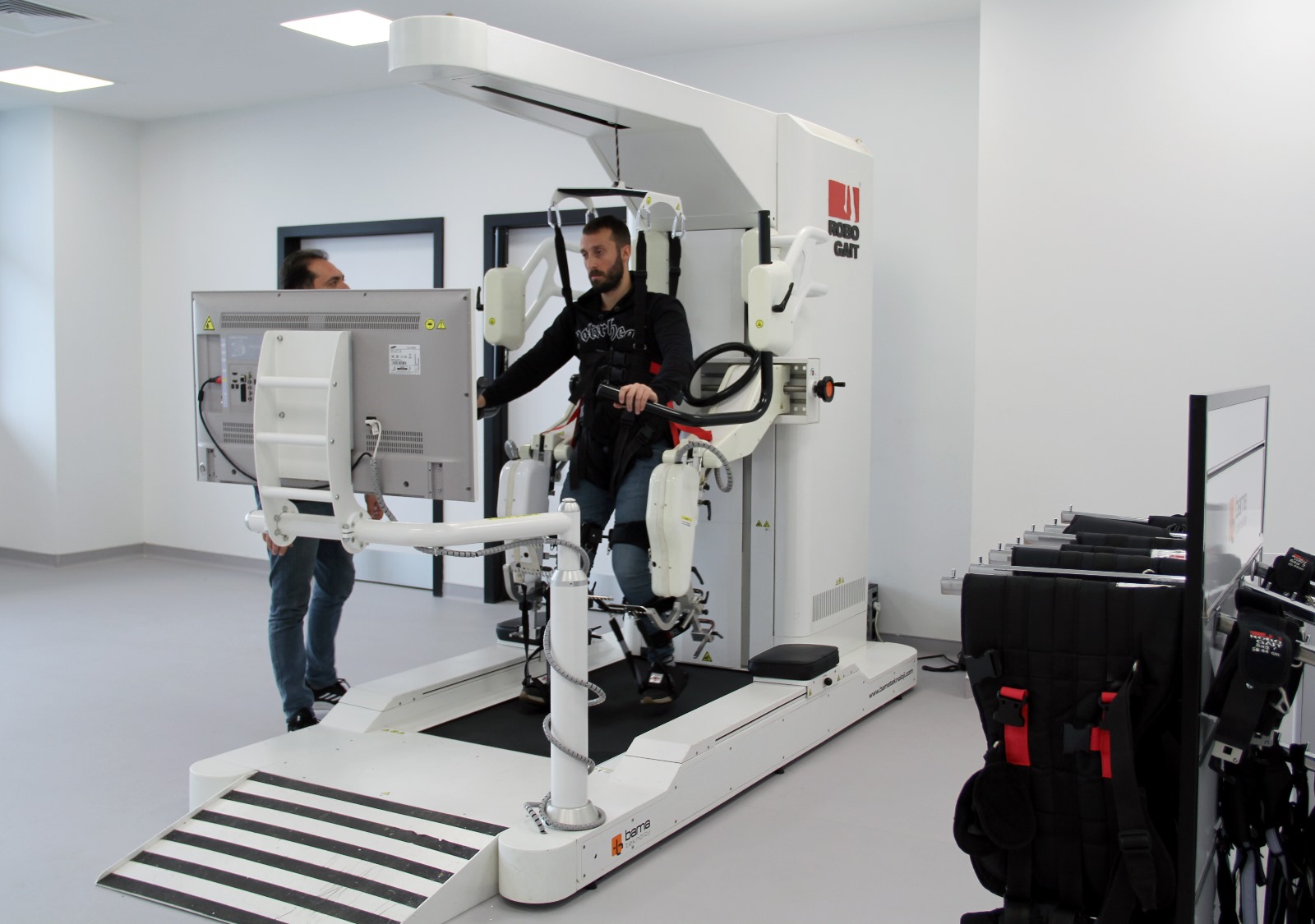 İzmir Şehir Hastanesi’nde Robotik Rehabilitasyon Cihazı Hizmete Girdi.