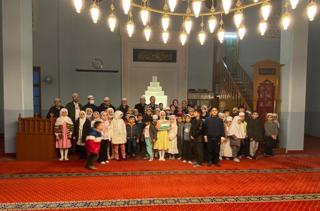 İzmir’de 2024 yılının ilk sabah namazı buluşması