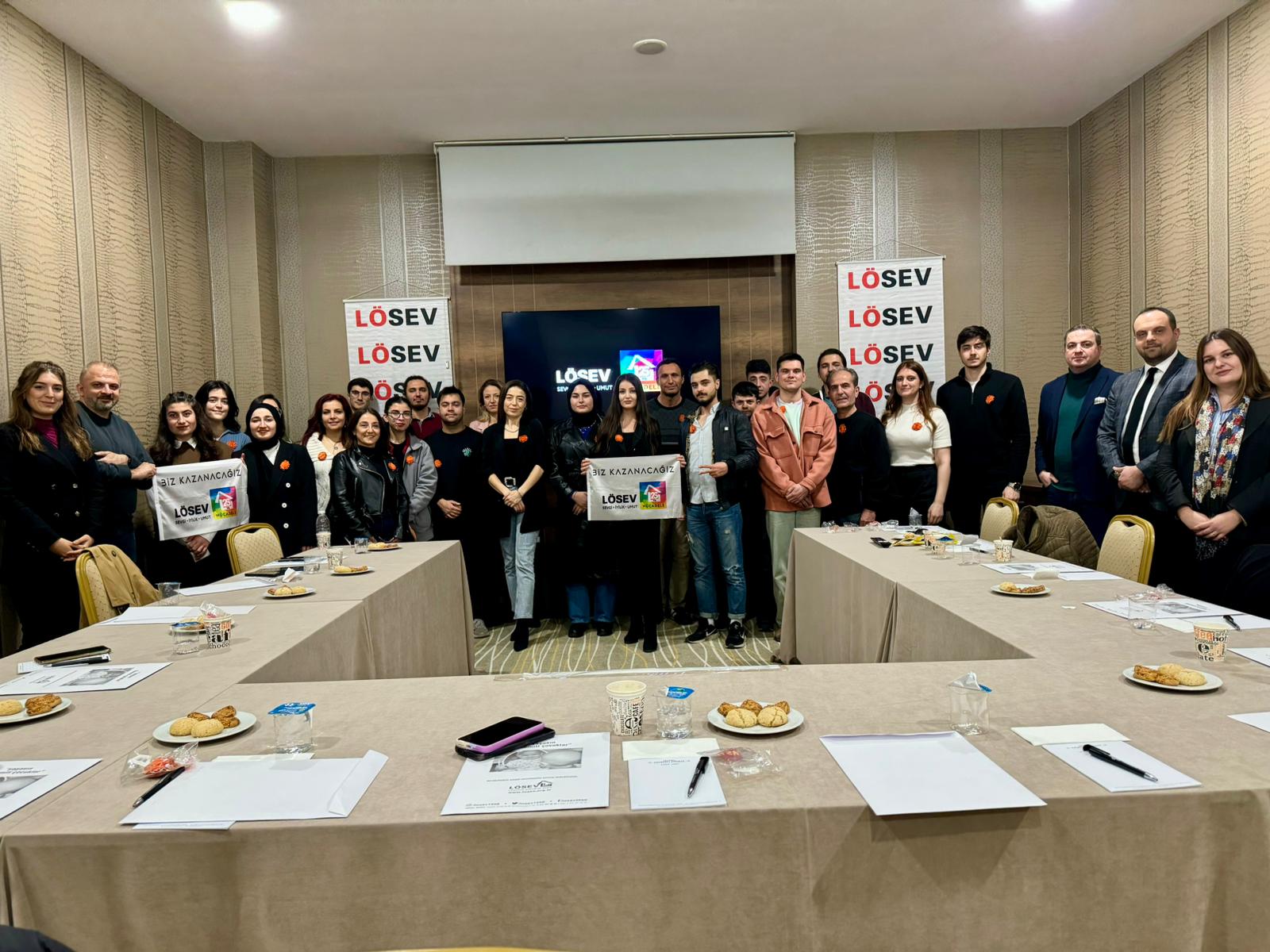 Lösev bütün köy okullarına hayat verir