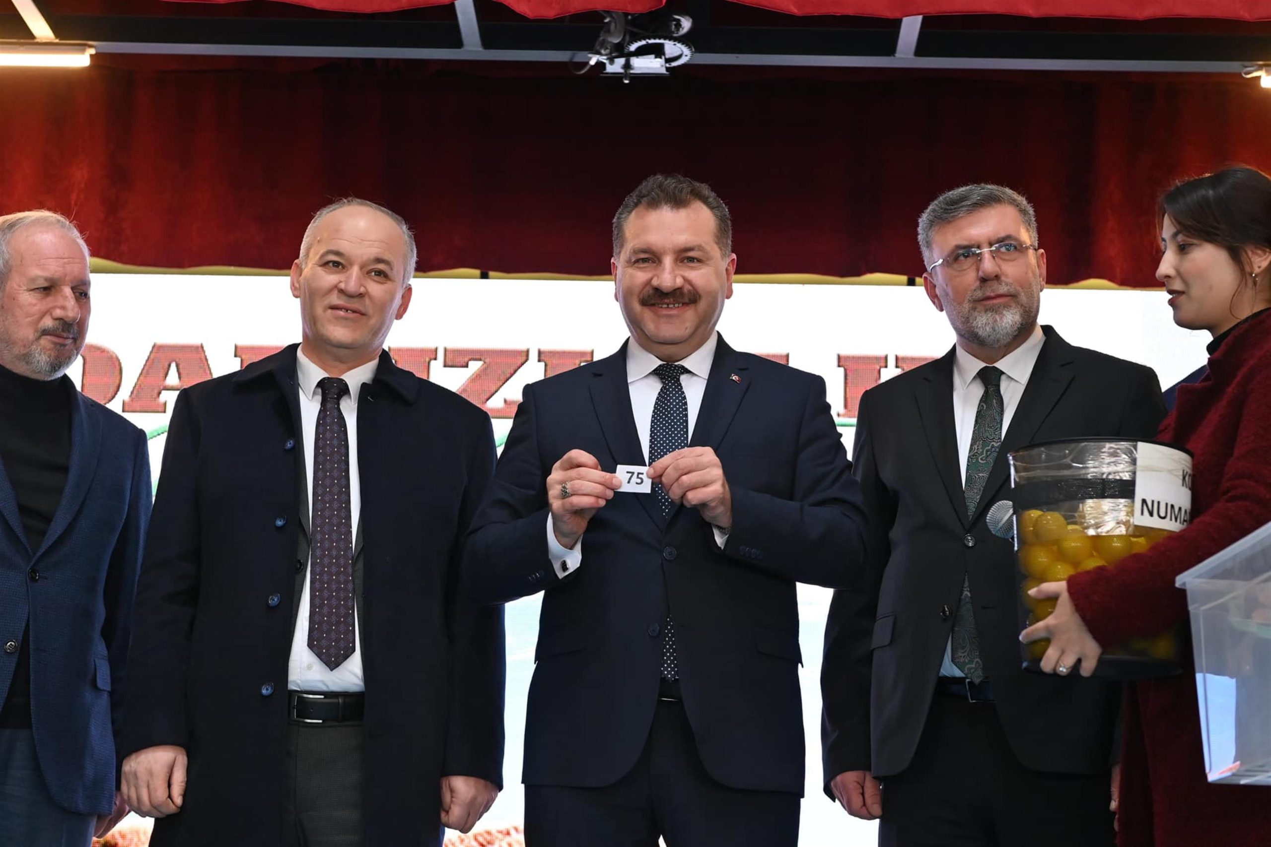 Büyükşehir, Kepsut’ta damızlıkları üreticiyle buluşturdu