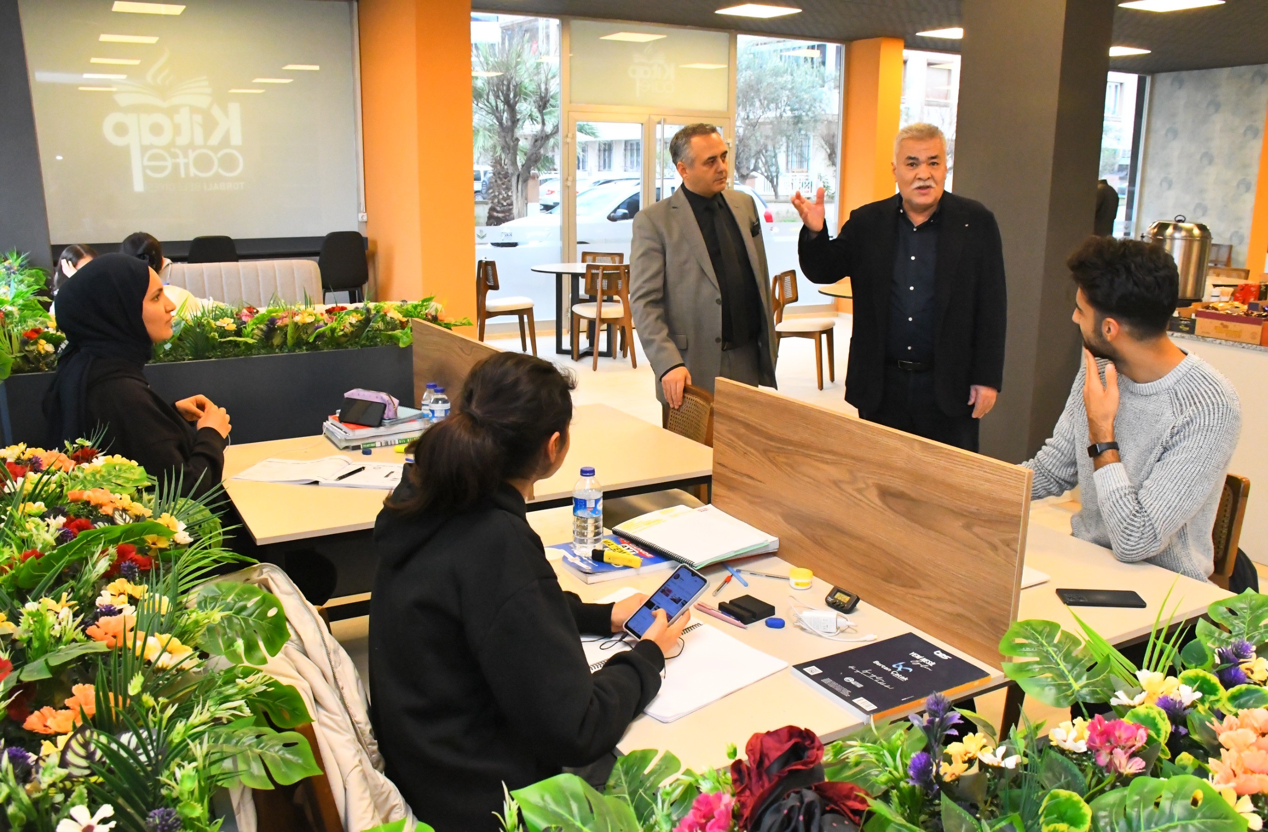 Torbalı Belediyesi İki Kitap Kafe daha açtı