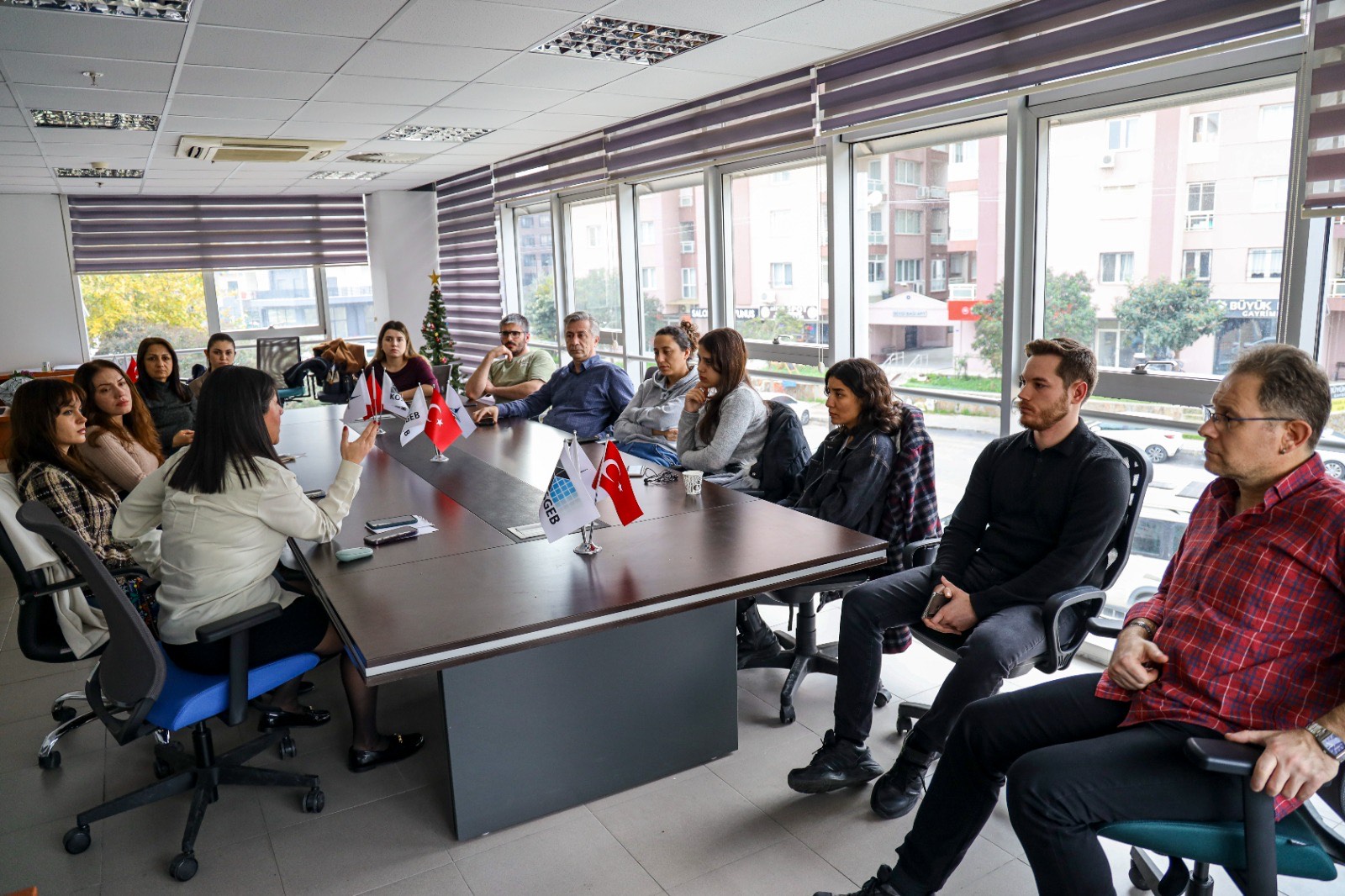 Karşıyaka’da “Yerel Yönetimlerde Etkili Geri Dönüşüm” konuşuldu