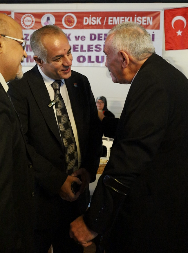 Sirhan Özen’den emeklilere destek mesajı