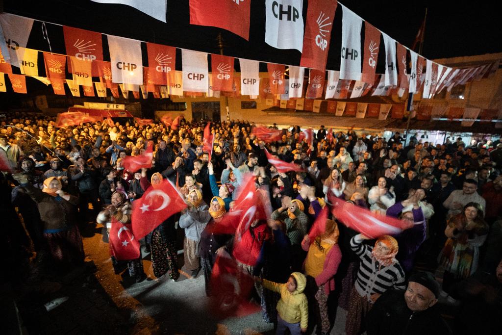 Başkan Kırgöz, 1200 araçlı konvoyla Deliktaş’ta seçim startını verdi.