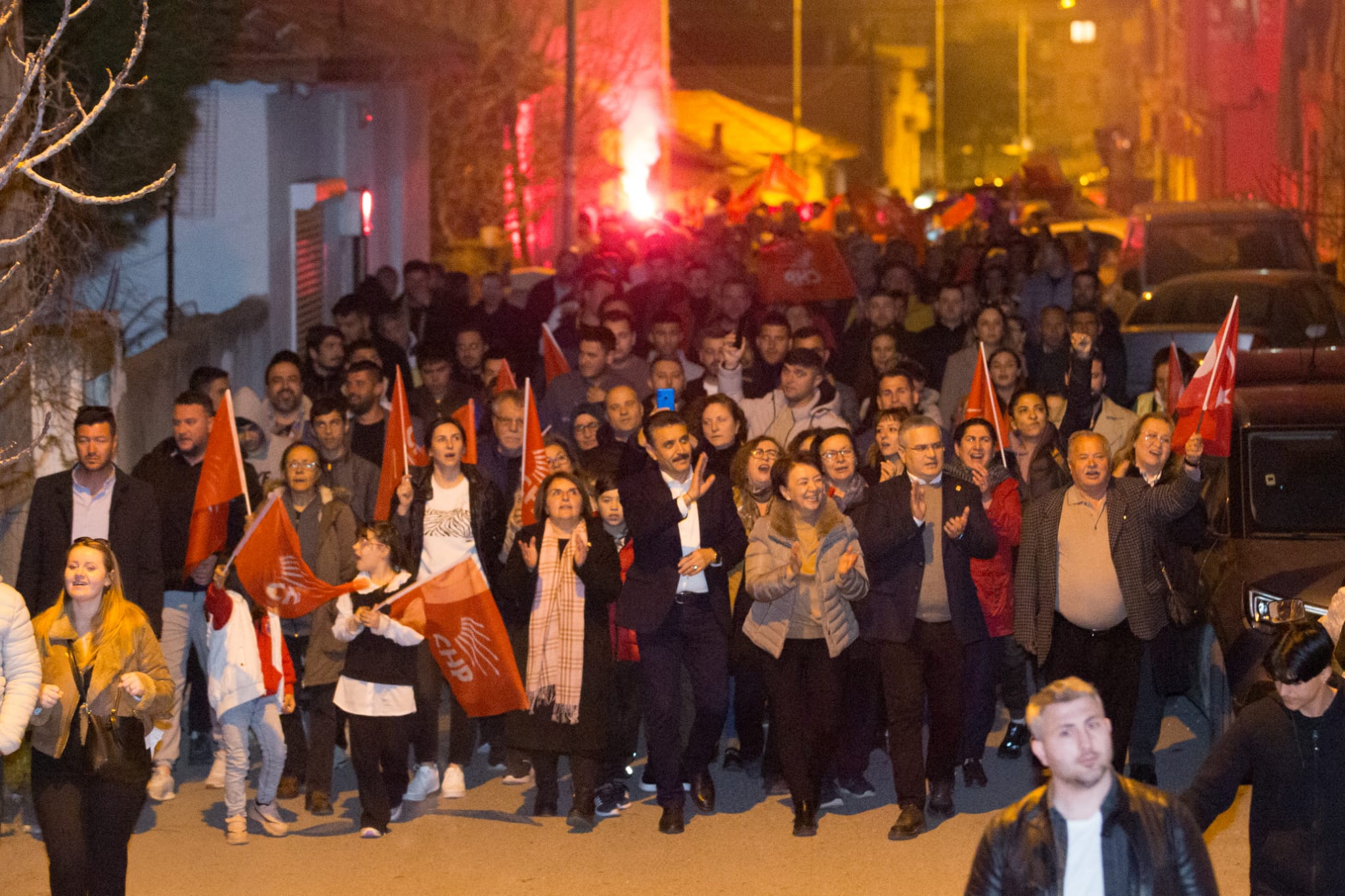 Başkan Kırgöz’ün ev ziyareti mitinge dönüştü