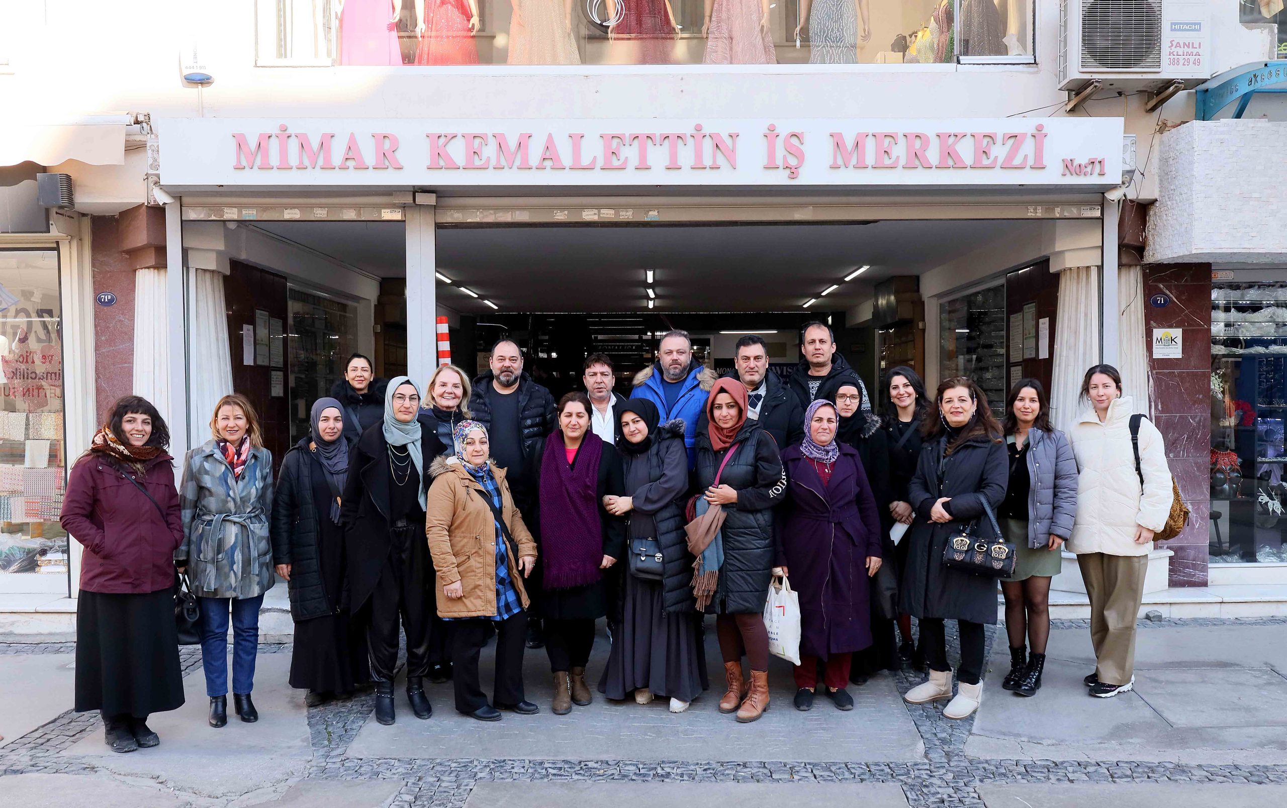 Kursiyerlere gelinlik sektöründen çalışma daveti