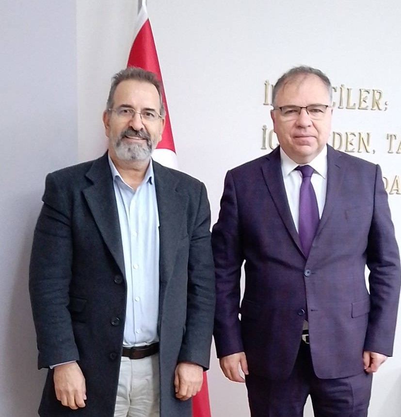 Foça bağımsız belediye başkan adayı Kaymakam Mehmet Türköz’ü ziyaret etti