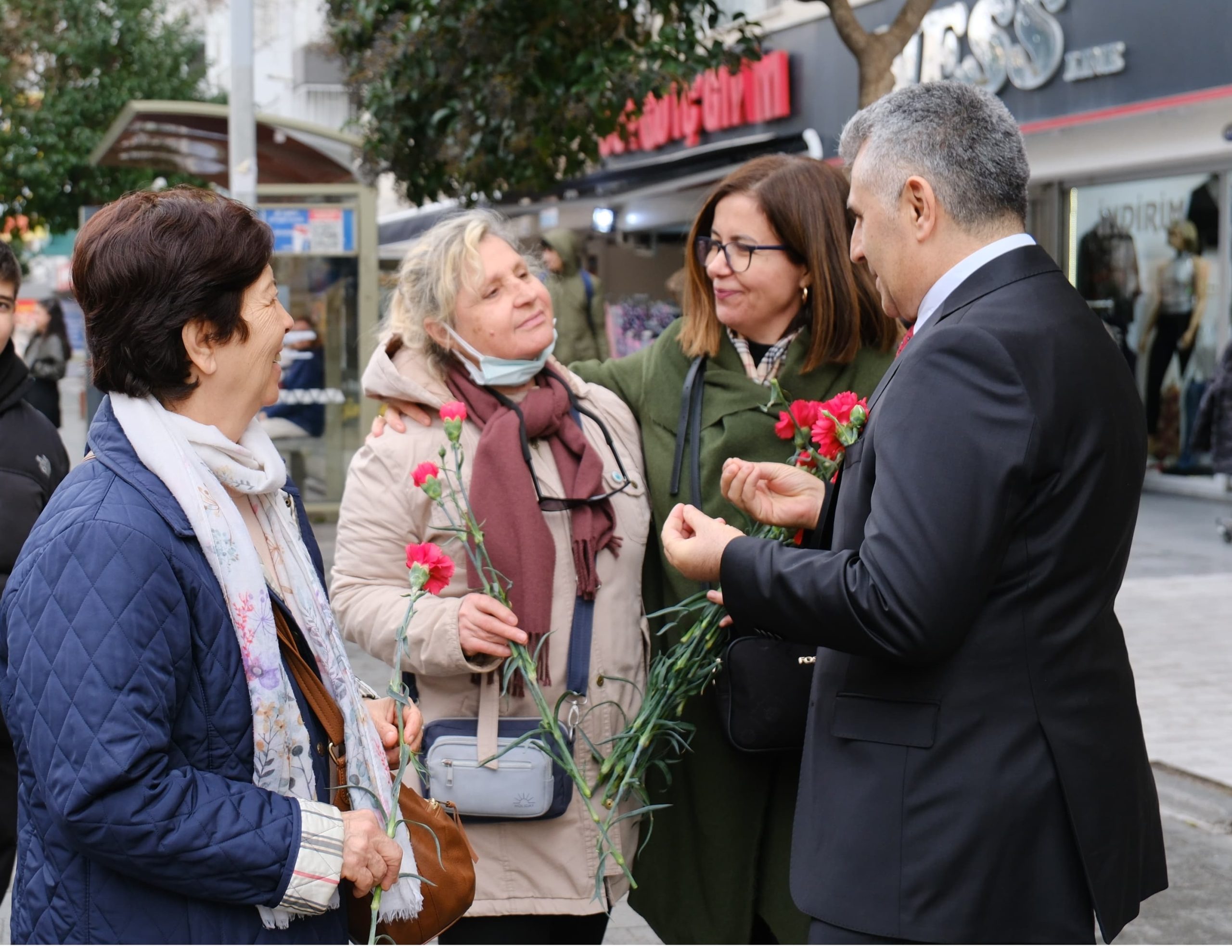Karabağlar’a açılan yaraları birlikte saracağız  Ben değil, ‘Karabağlar’ diyoruz