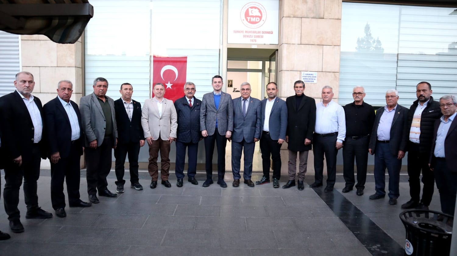 Gençler ‘Ekrem’ Diyor