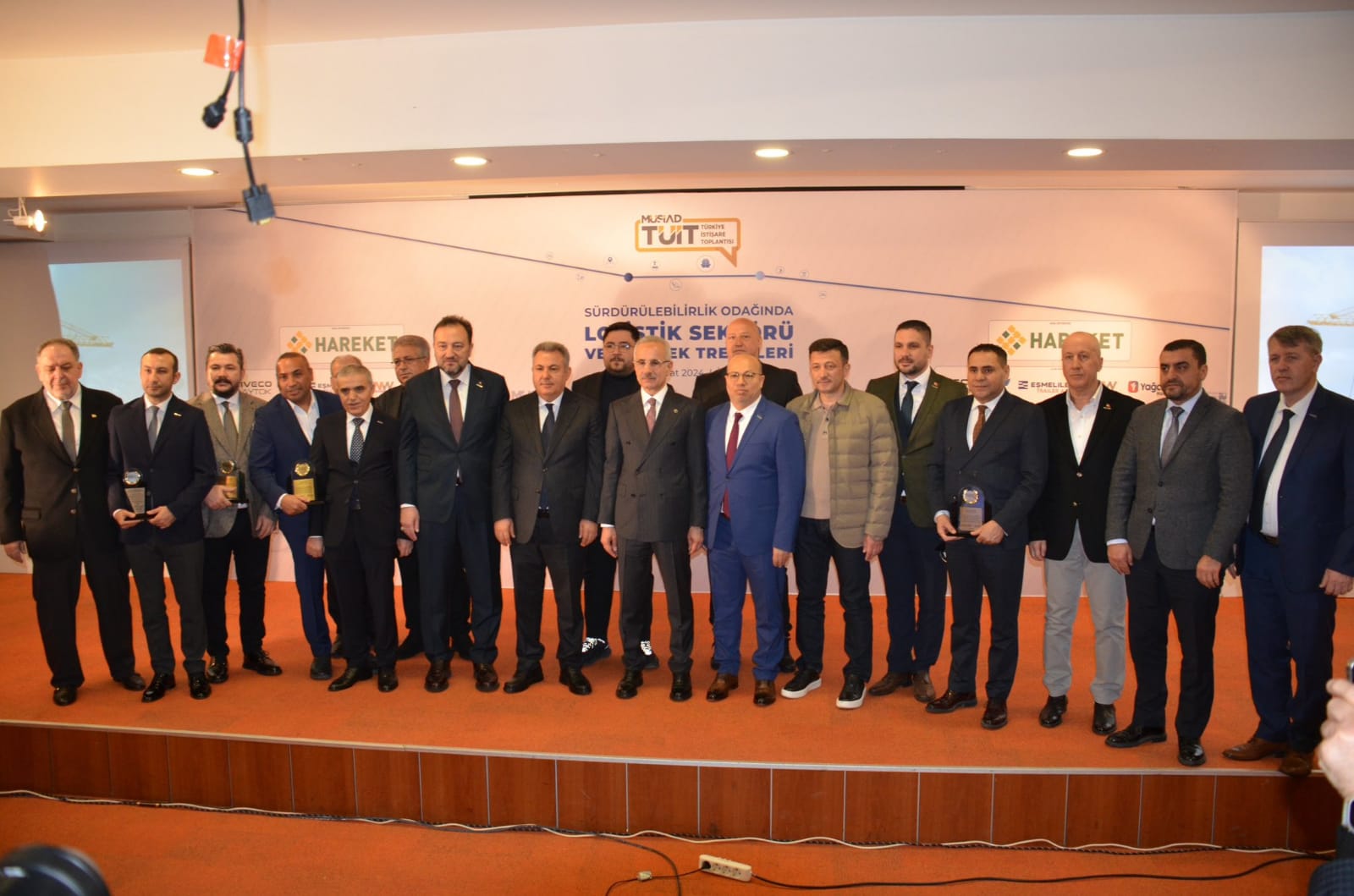 Lojistik sektörünün kalbi İzmir’de attı