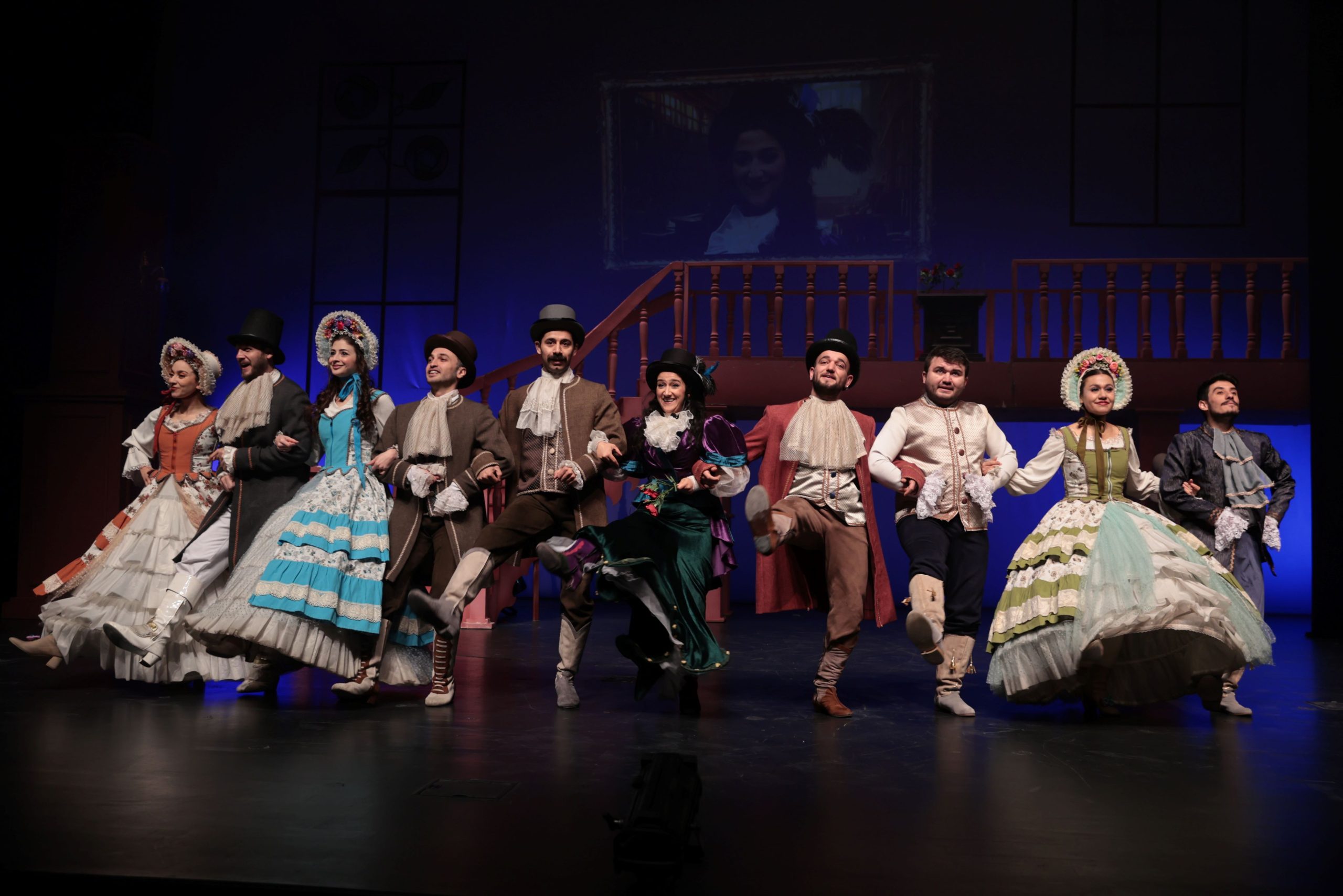 Binlerce çocuk gönüllerince eğlendi