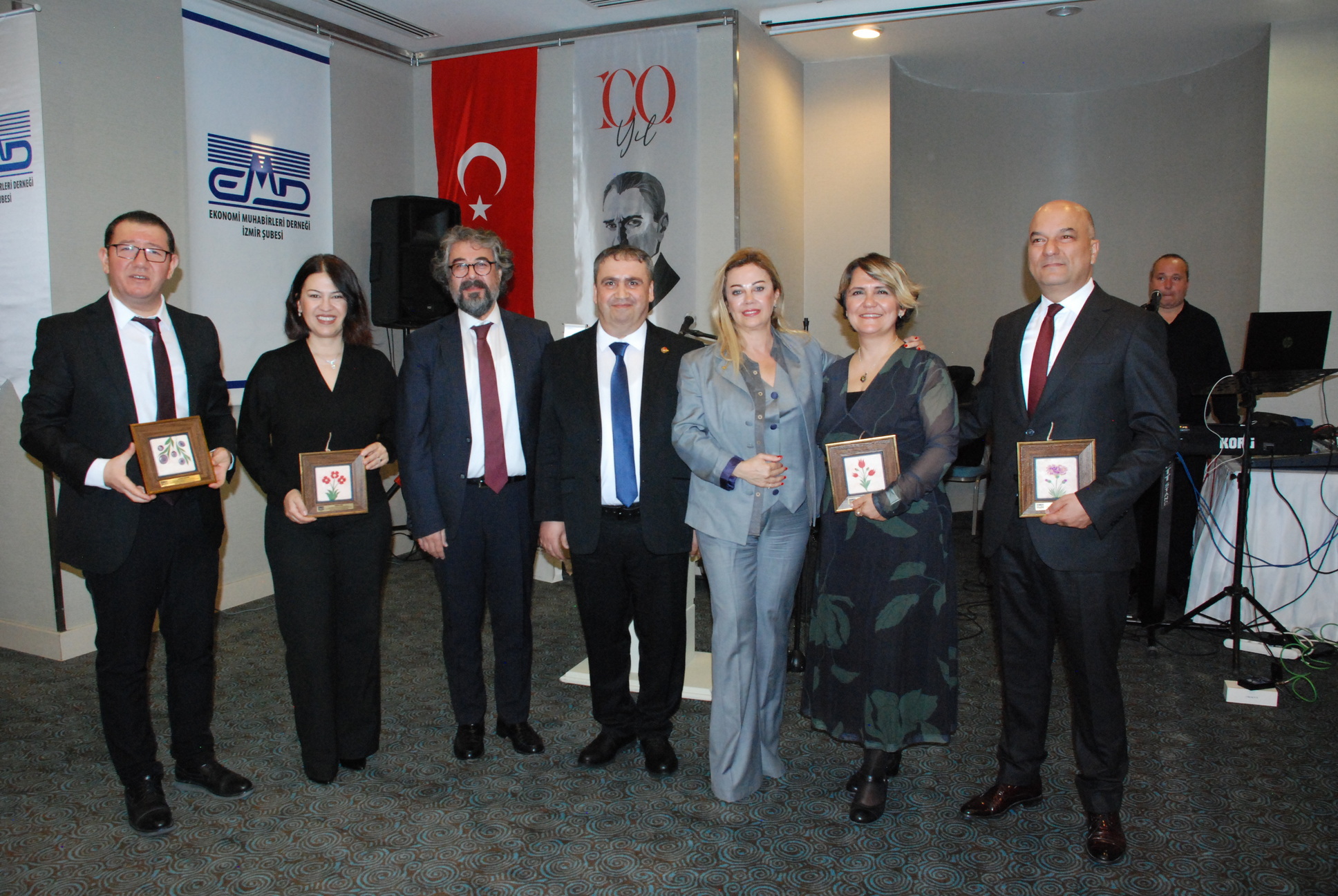 Ekonomi muhabirlerinin coşkulu buluşması