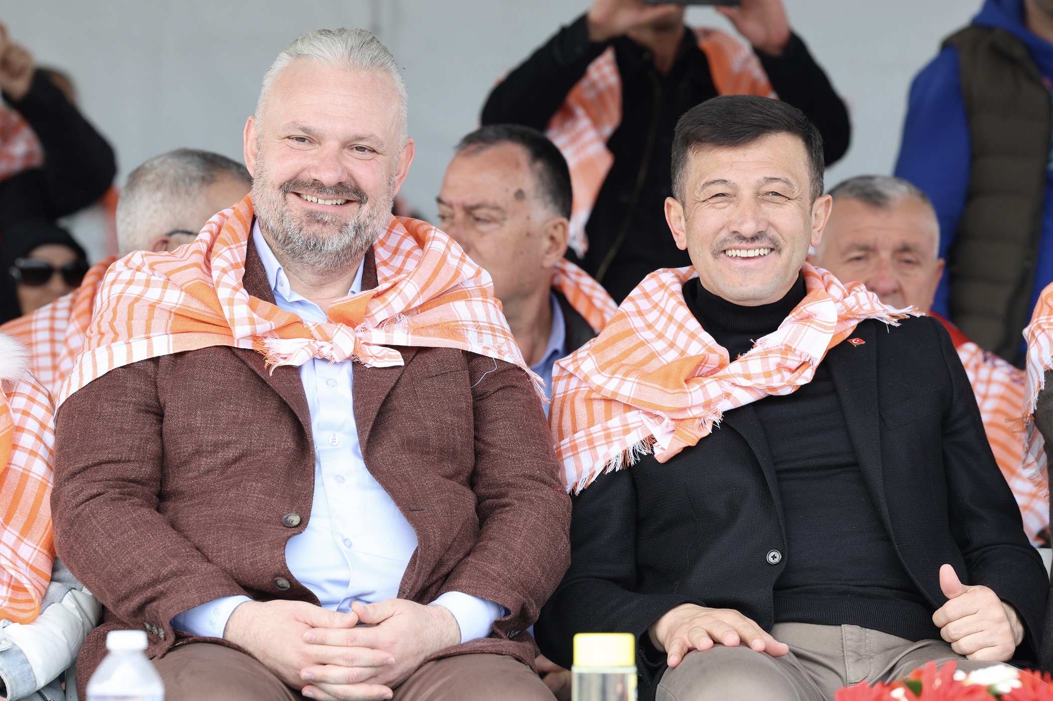 Menemen’de folklorik deve gösterisi binleri buluşturdu