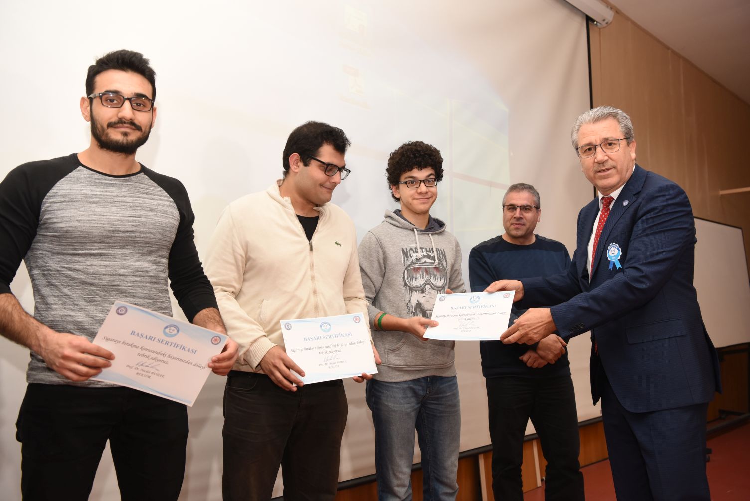 Ege Üniversitesi sigara ile  topyekûn mücadele ediyor