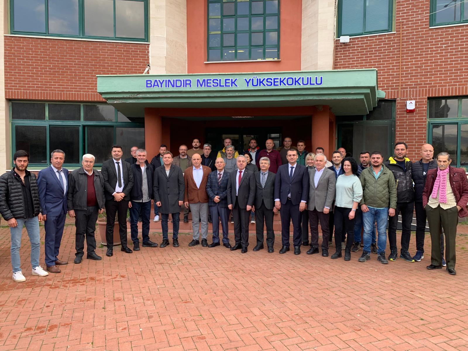 “Süs Bitkileri Sektörü” Bayındır Meslek Yüksekokulunda bir araya geldi