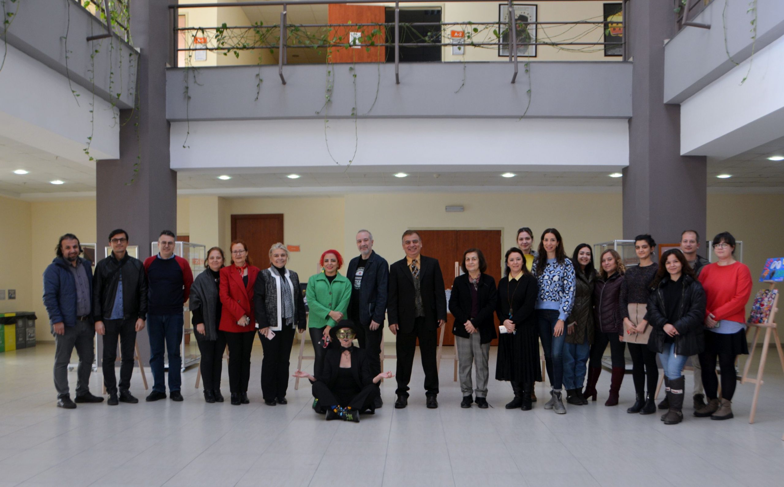 EÜ İletişim Fakültesinde “Uluslararası Kolaj Sergisi” açıldı