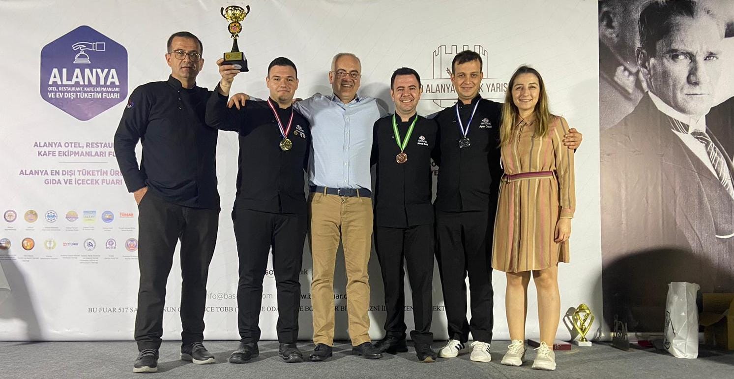 Esbaş aşçılarına uluslararası yarışmada madalya yağdı