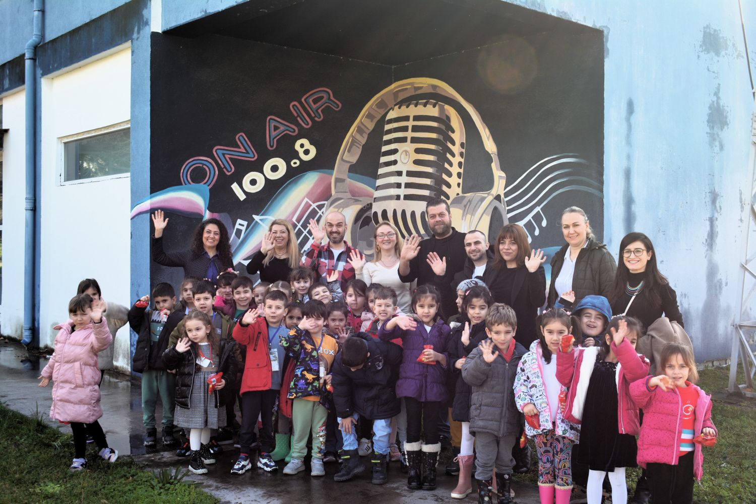 Egeli miniklerden Radyo Ege Kampüs’e anlamlı ziyaret