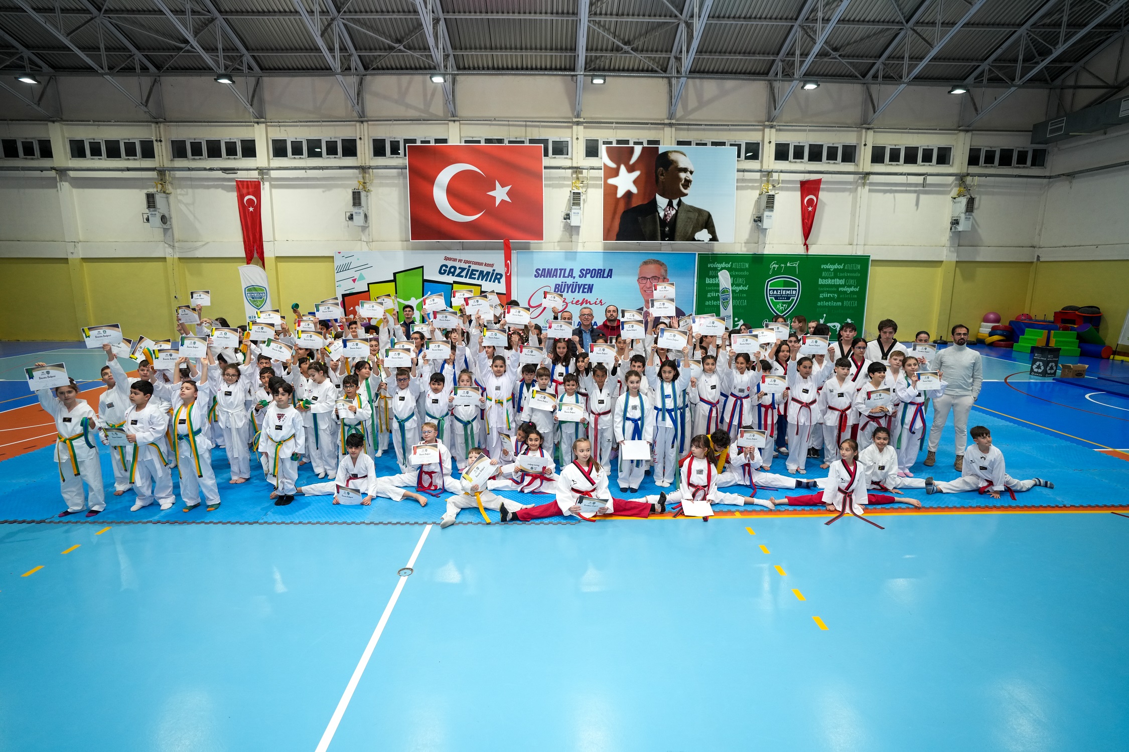 Gaziemir’in taekwondocularından kuşak mücadelesi
