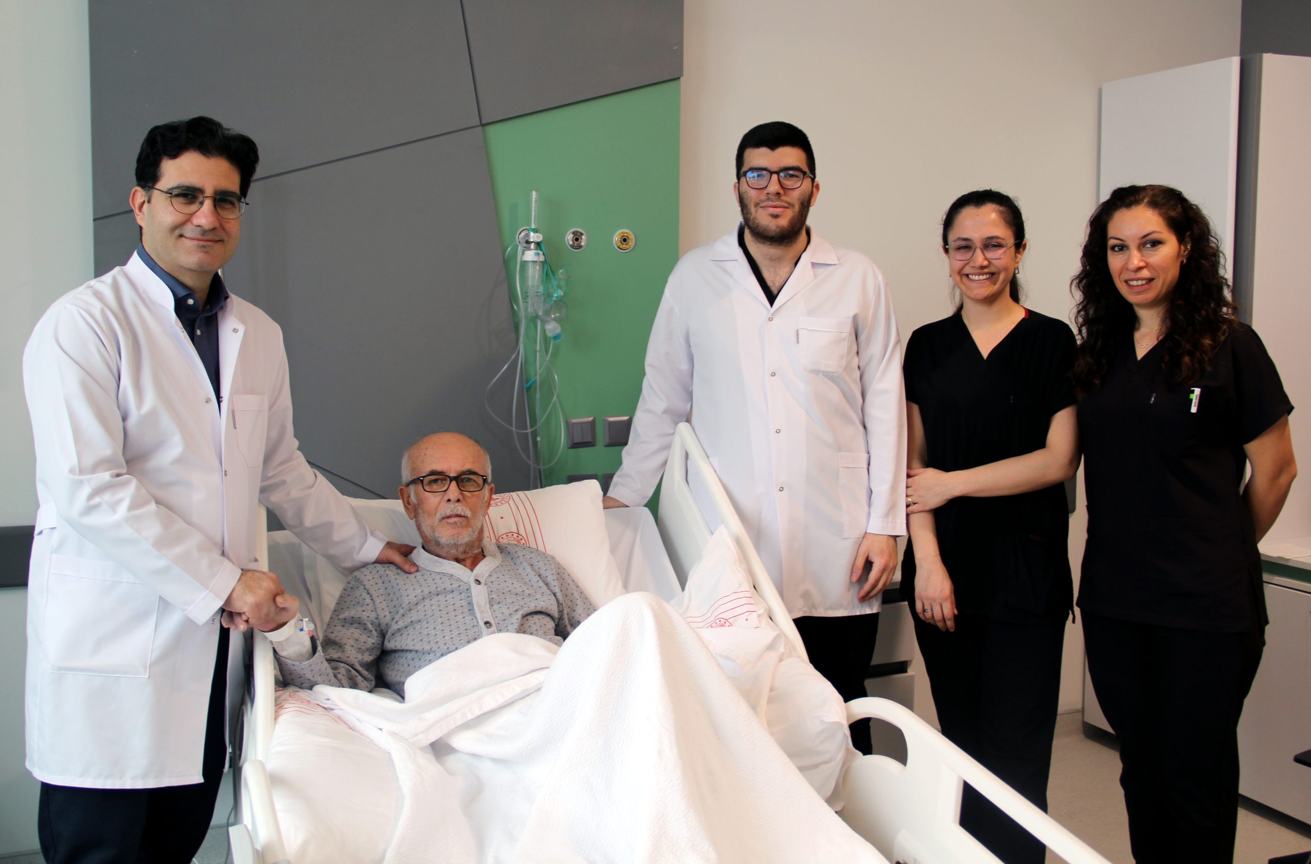 Nadir Görülen Böbrek Tümörü Tanısı Alan Hasta Üç Farklı Branşın Ameliyatı ile Sağlığına Kavuştu.