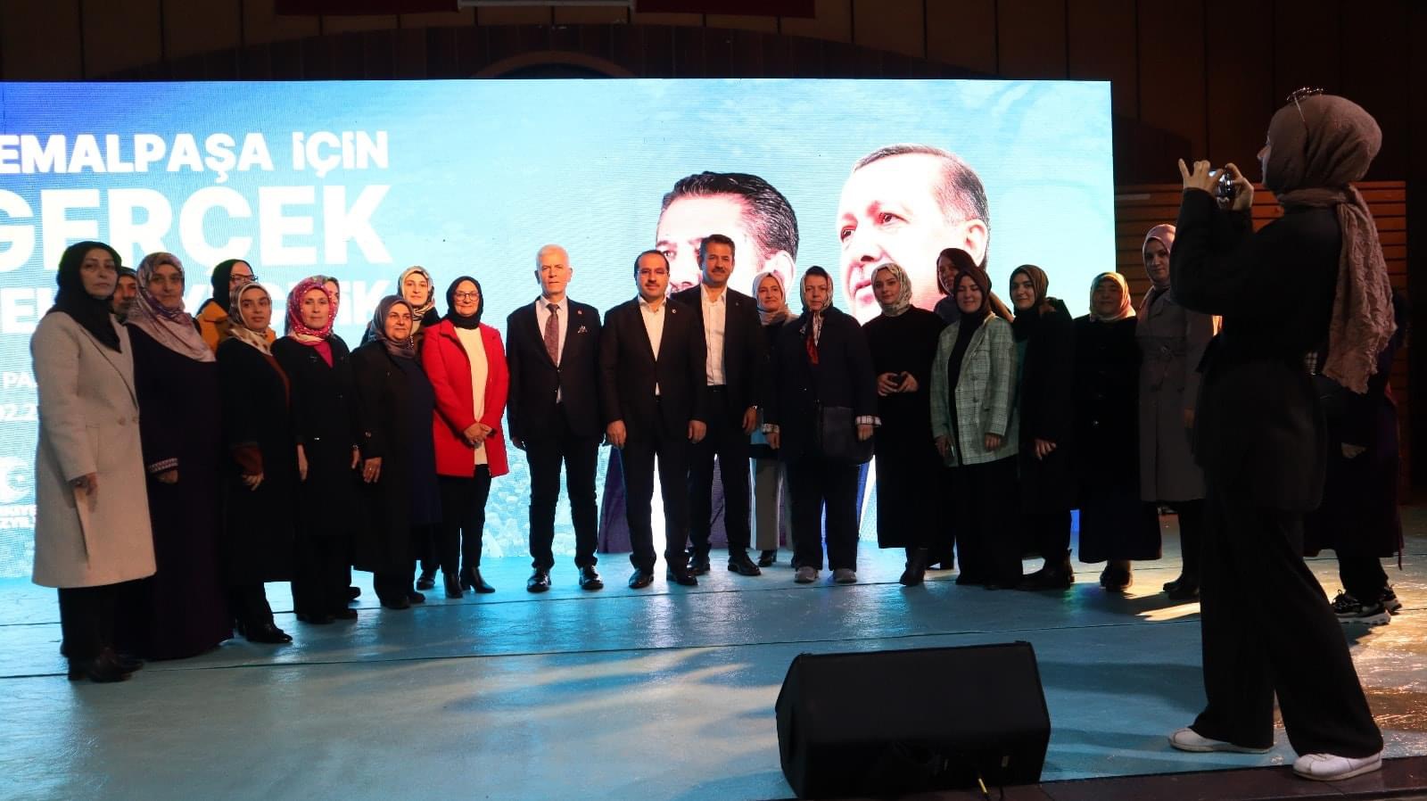 AK Partili Kırkpınar Kemalpaşa’da teşkilat mensupları ile bir araya geldi
