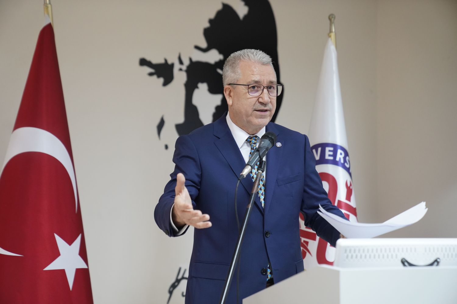 Rektör Prof. Dr. Budak, EÜTF Akademik Kurulu’nda akademisyenlerle bir araya geldi
