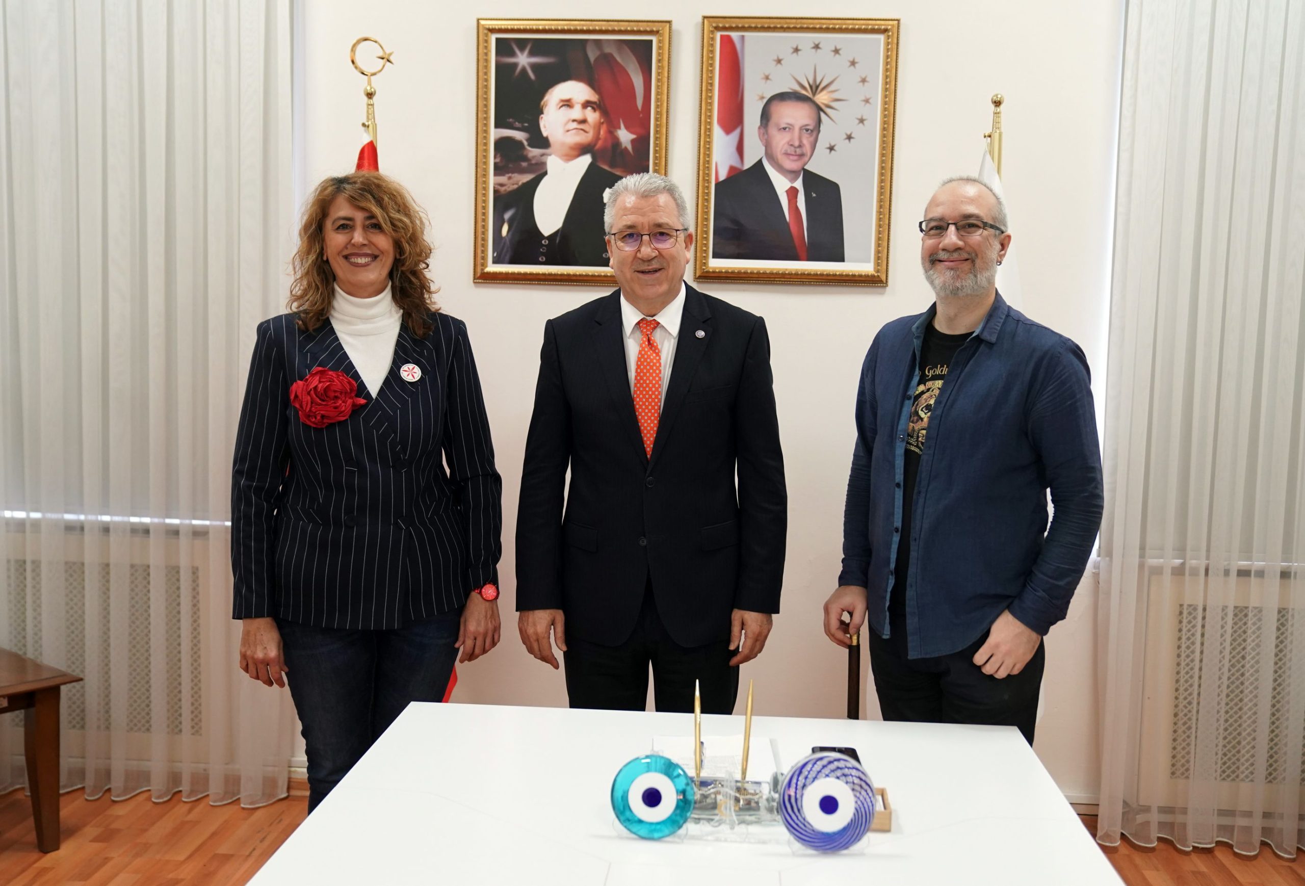 Egeli Sinemacı Akademisyene “En İyi Yönetmen” Ödülü