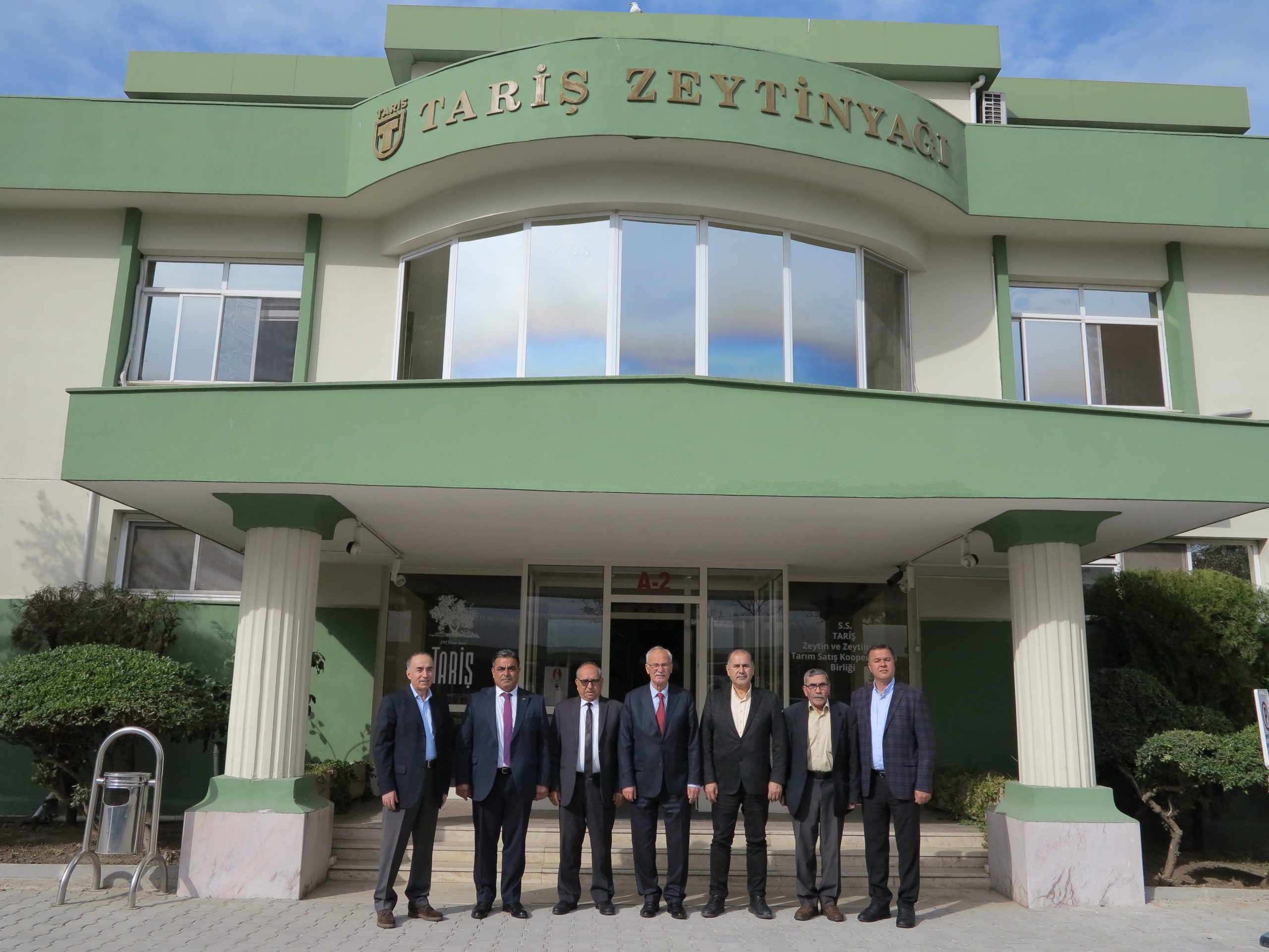 Tariş zeytin ve zeytinyağı birliği başkanı Fikret  Akova oldu